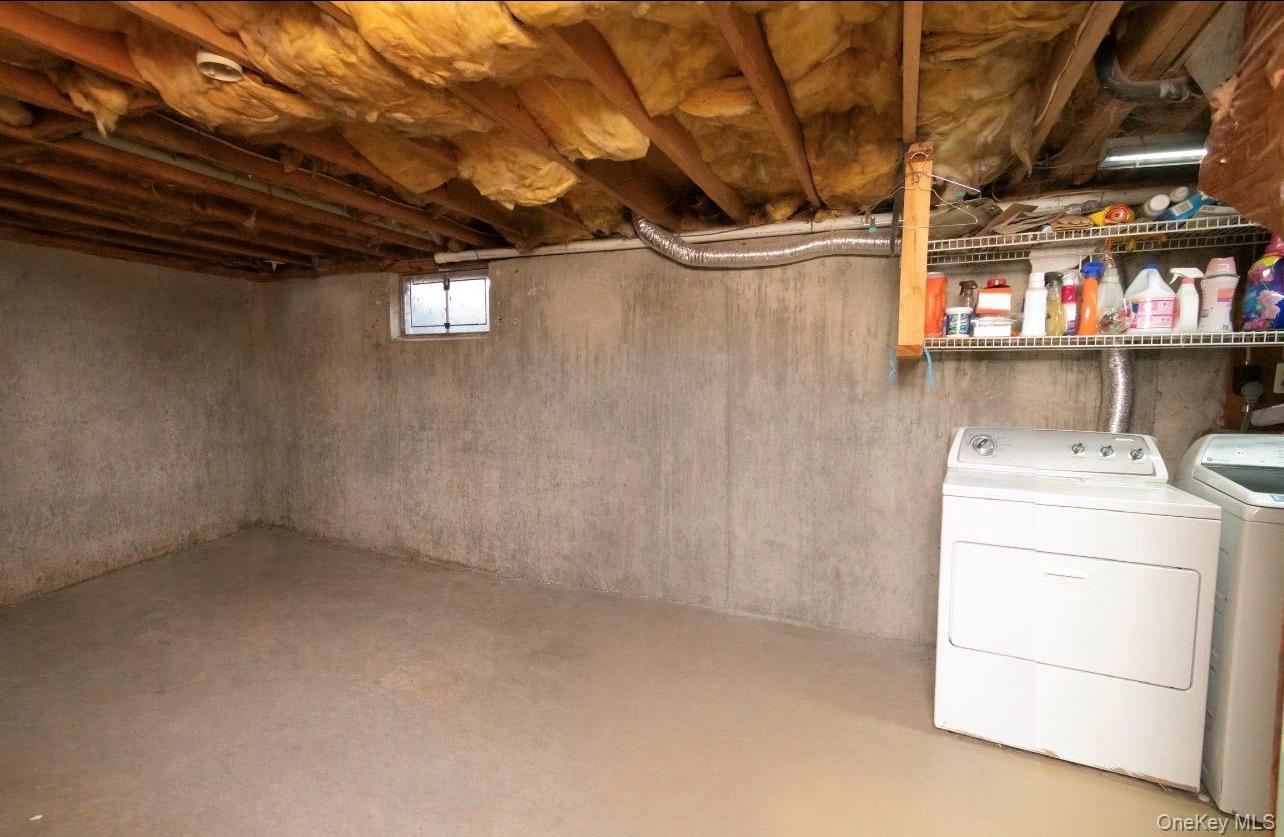 Single Family Robinwood  Suffolk County, NY 11967, MLS-986383-12