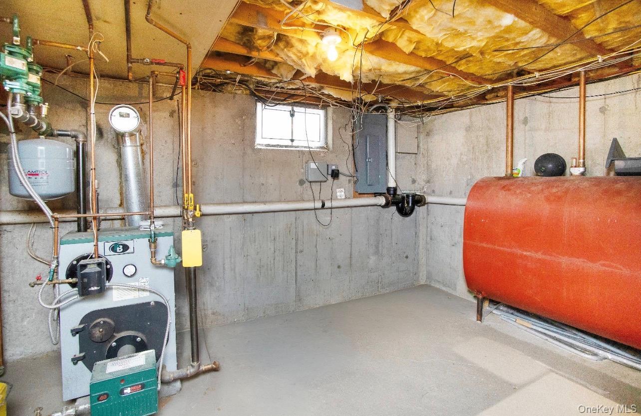 Single Family Robinwood  Suffolk County, NY 11967, MLS-986383-13