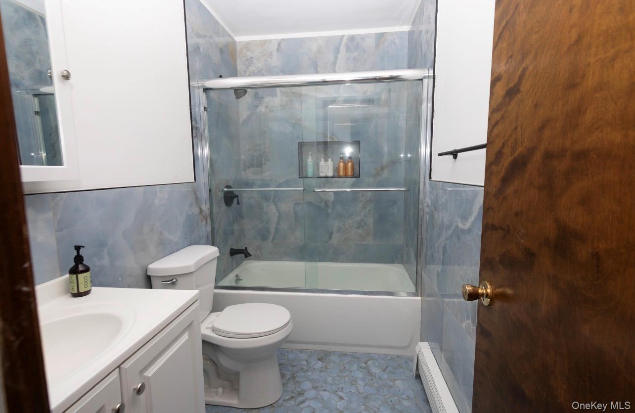 Single Family Robinwood  Suffolk County, NY 11967, MLS-986383-6