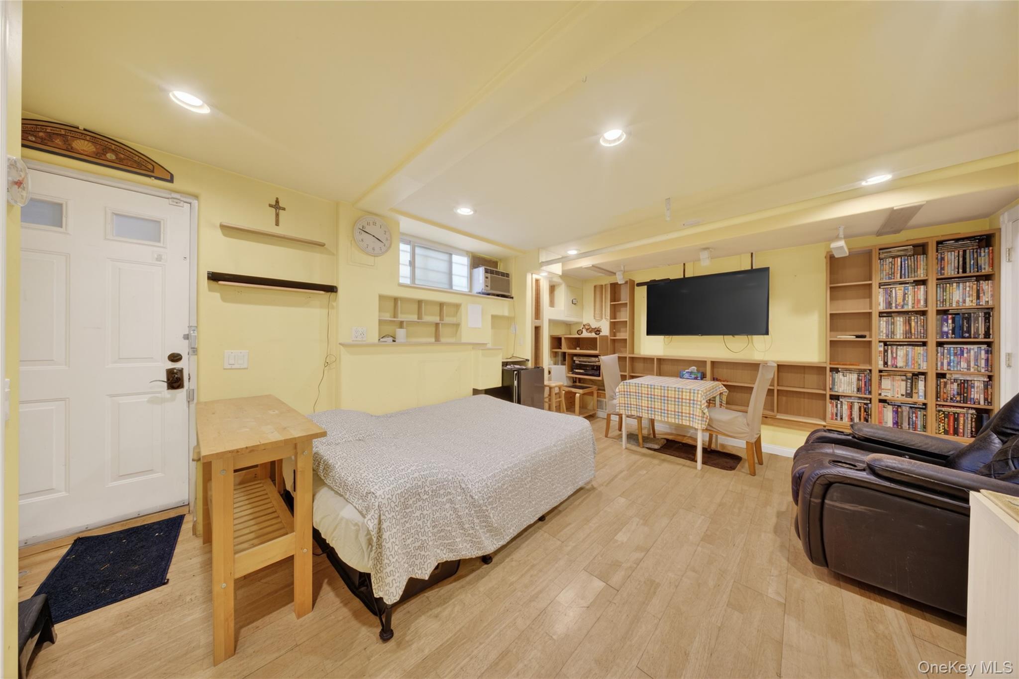 Single Family 63rd Queens, NY 11379, MLS-986387-21