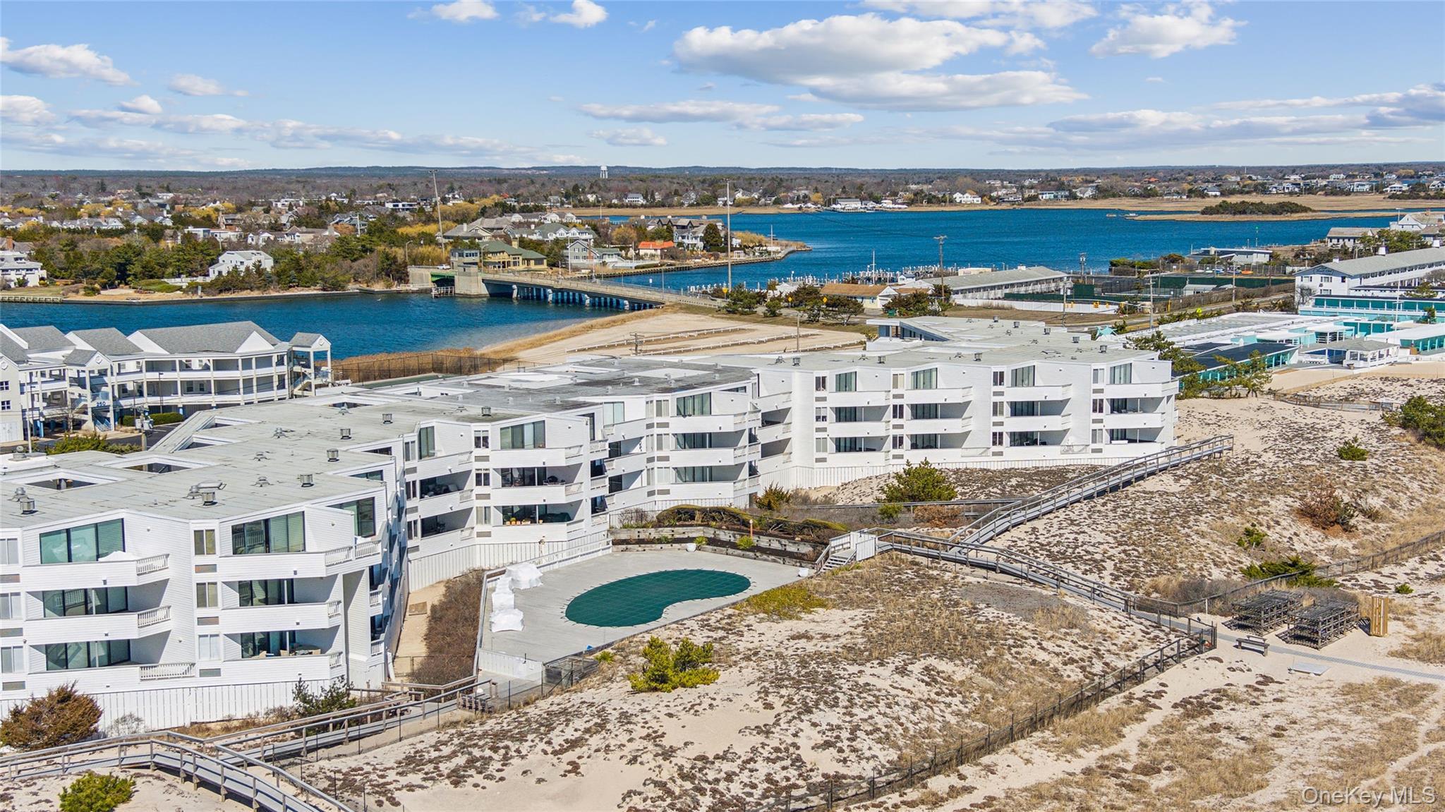 Condo Dune  Suffolk County, NY 11978, MLS-986421-21