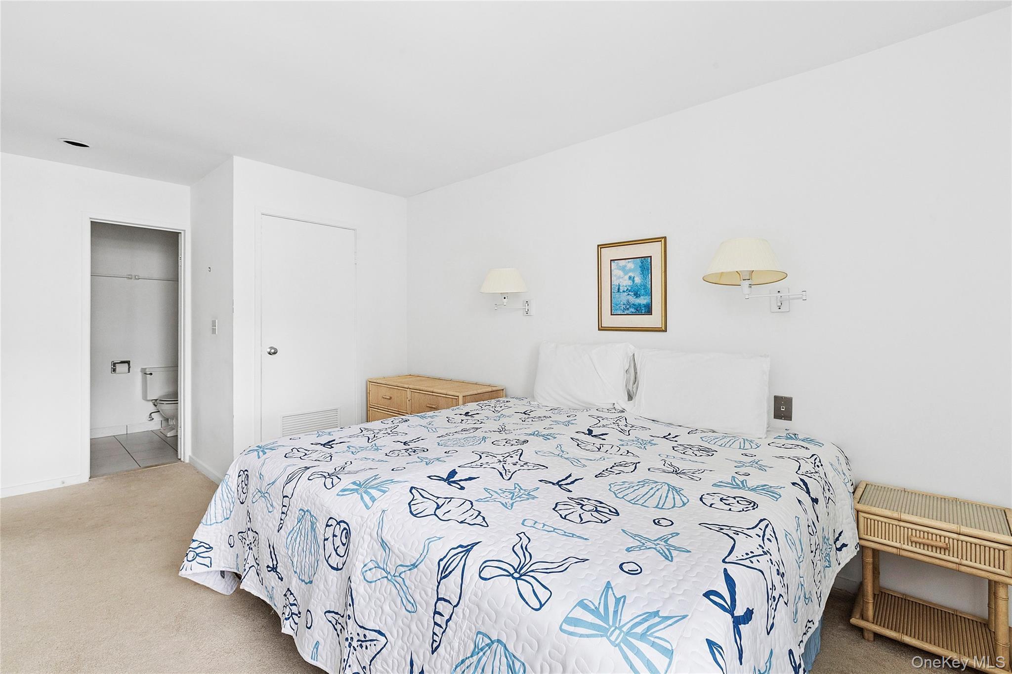 Condo Dune  Suffolk County, NY 11978, MLS-986421-7