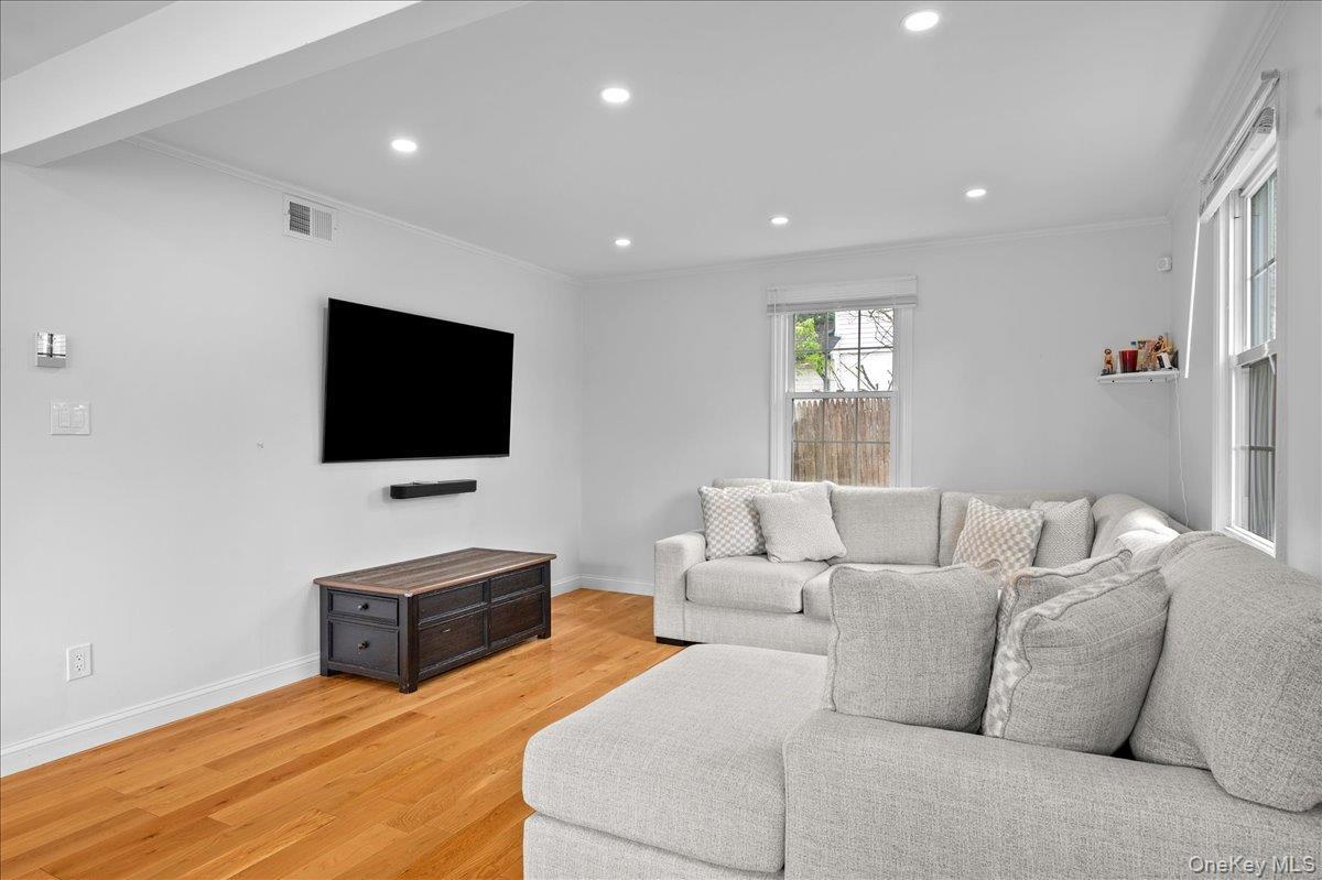 Single Family Keystone Aka 6 Cantitoe  Westchester County, NY 10710, MLS-986422-11