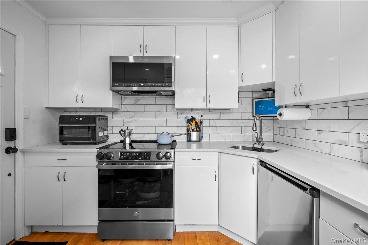 Single Family Keystone Aka 6 Cantitoe  Westchester County, NY 10710, MLS-986422-19