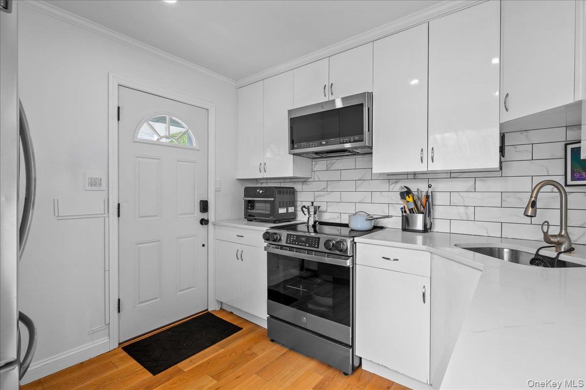 Single Family Keystone Aka 6 Cantitoe  Westchester County, NY 10710, MLS-986422-20