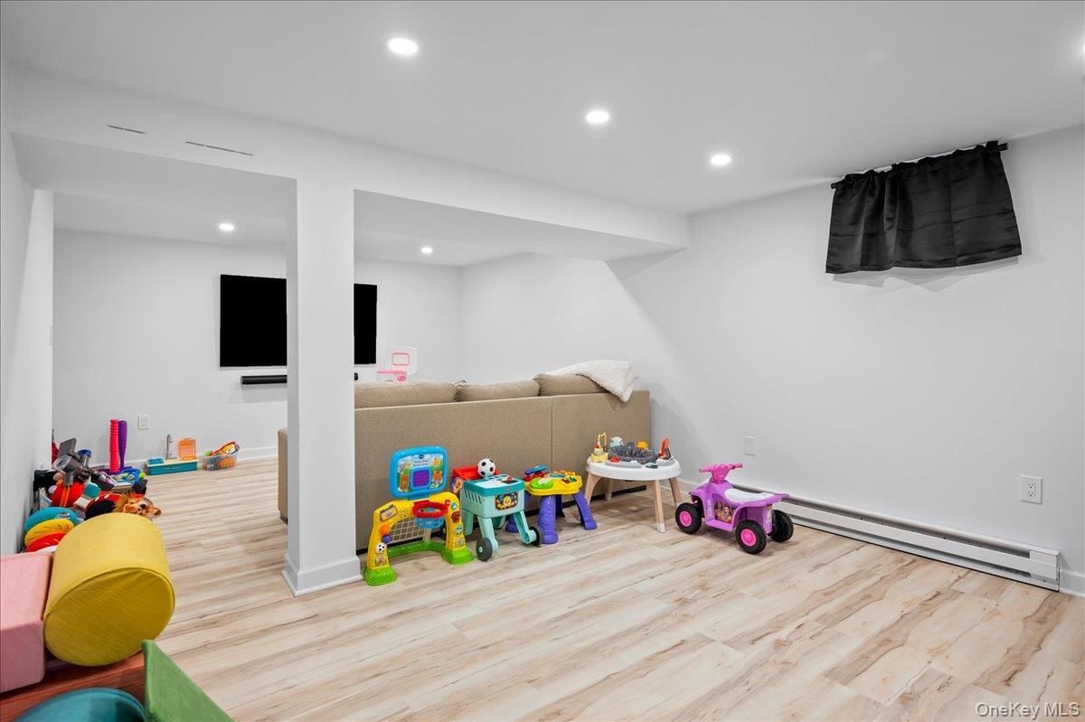 Single Family Keystone Aka 6 Cantitoe  Westchester County, NY 10710, MLS-986422-27