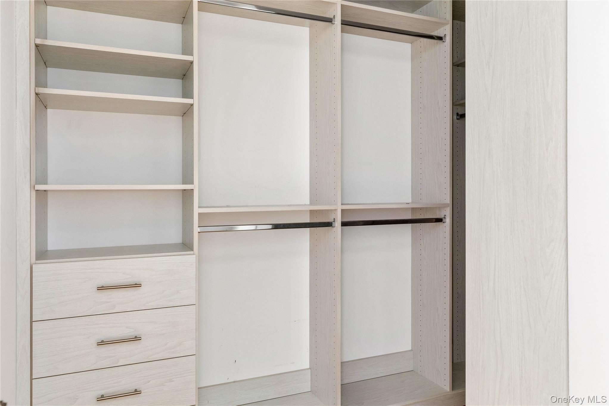 Condo Mill  Nassau County, NY 11576, MLS-986474-22