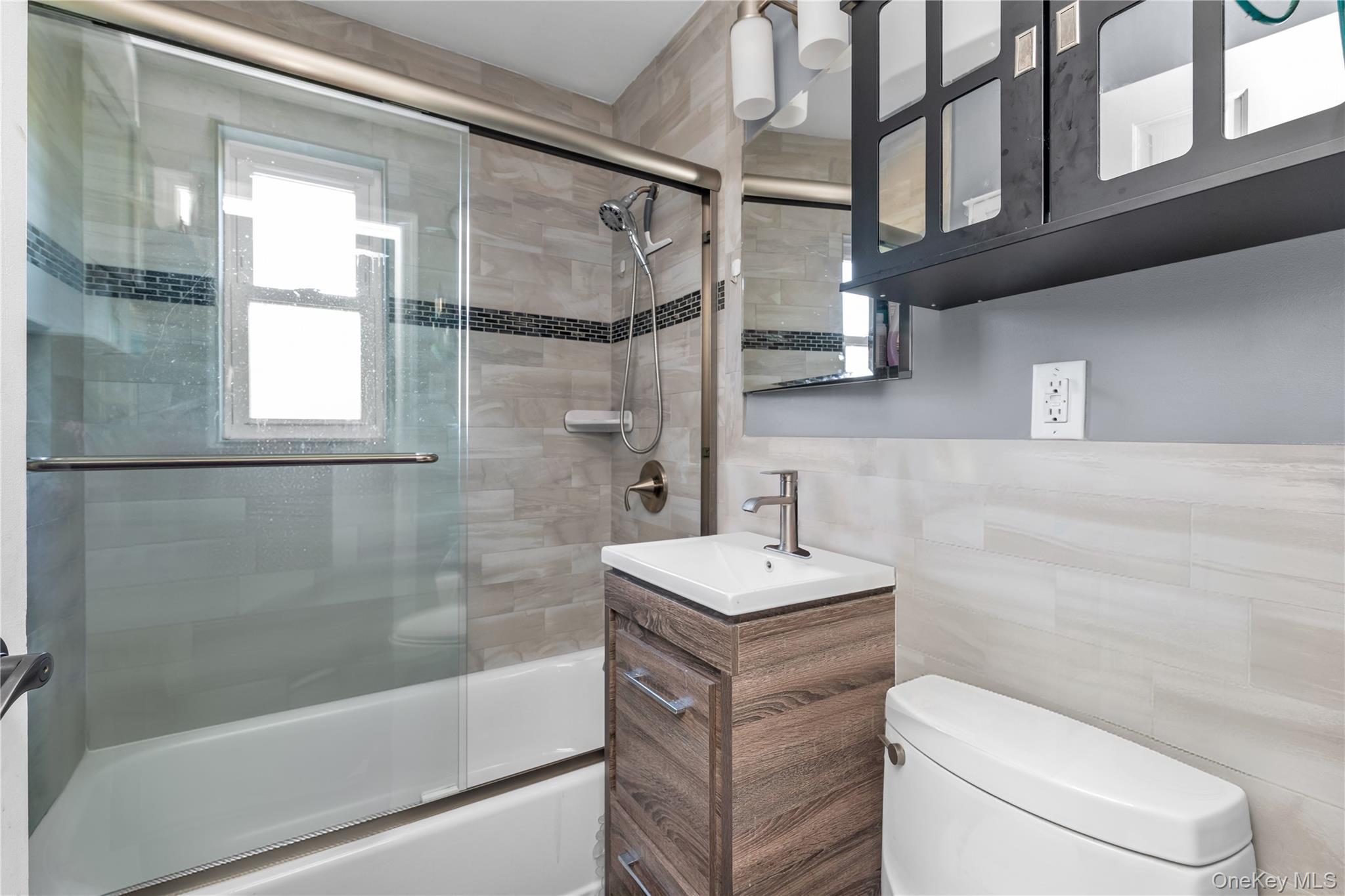 Single Family 160th Queens, NY 11357, MLS-986521-10