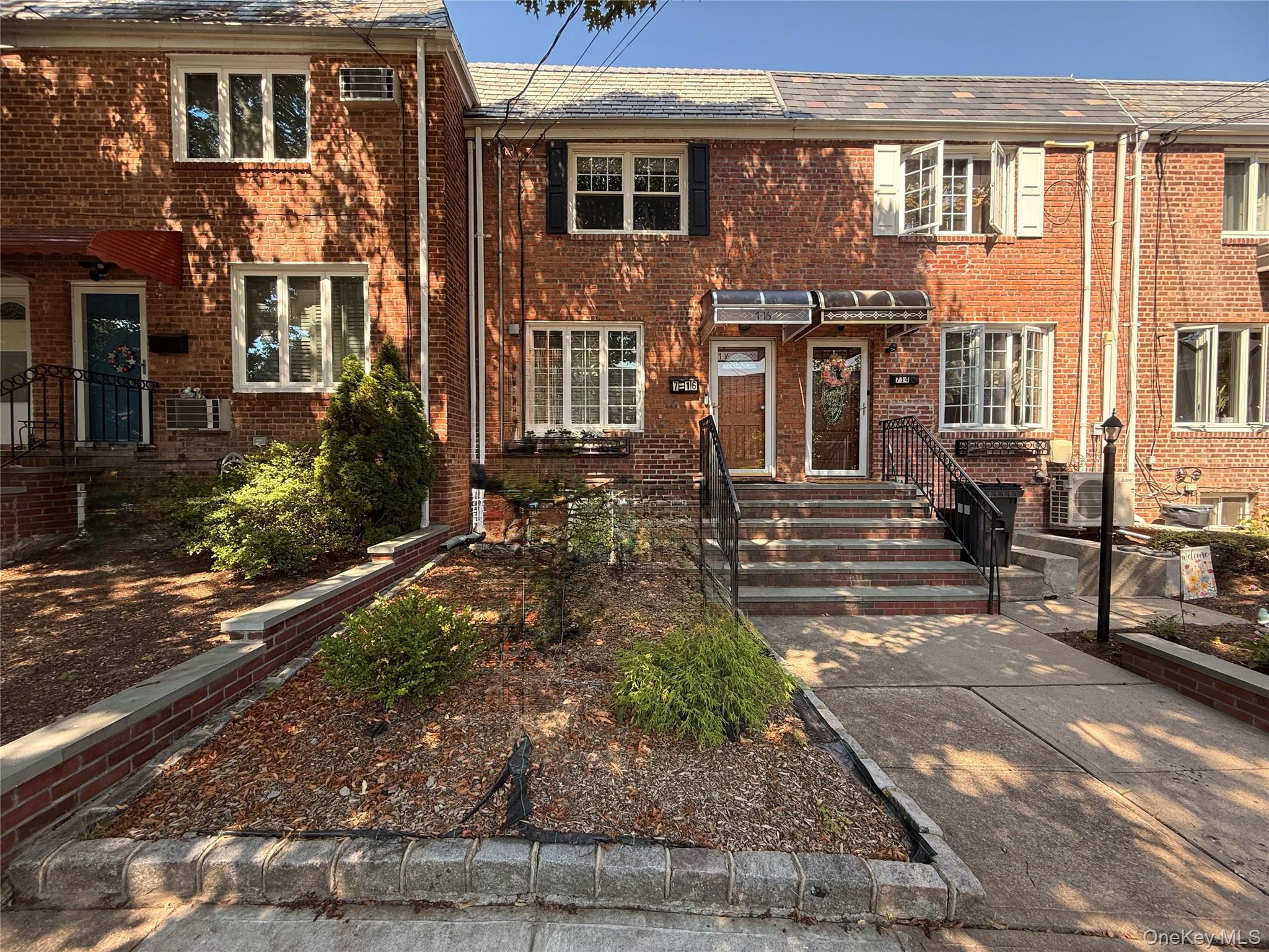 Single Family 160th Street  Queens, NY 11357, MLS-986521-16
