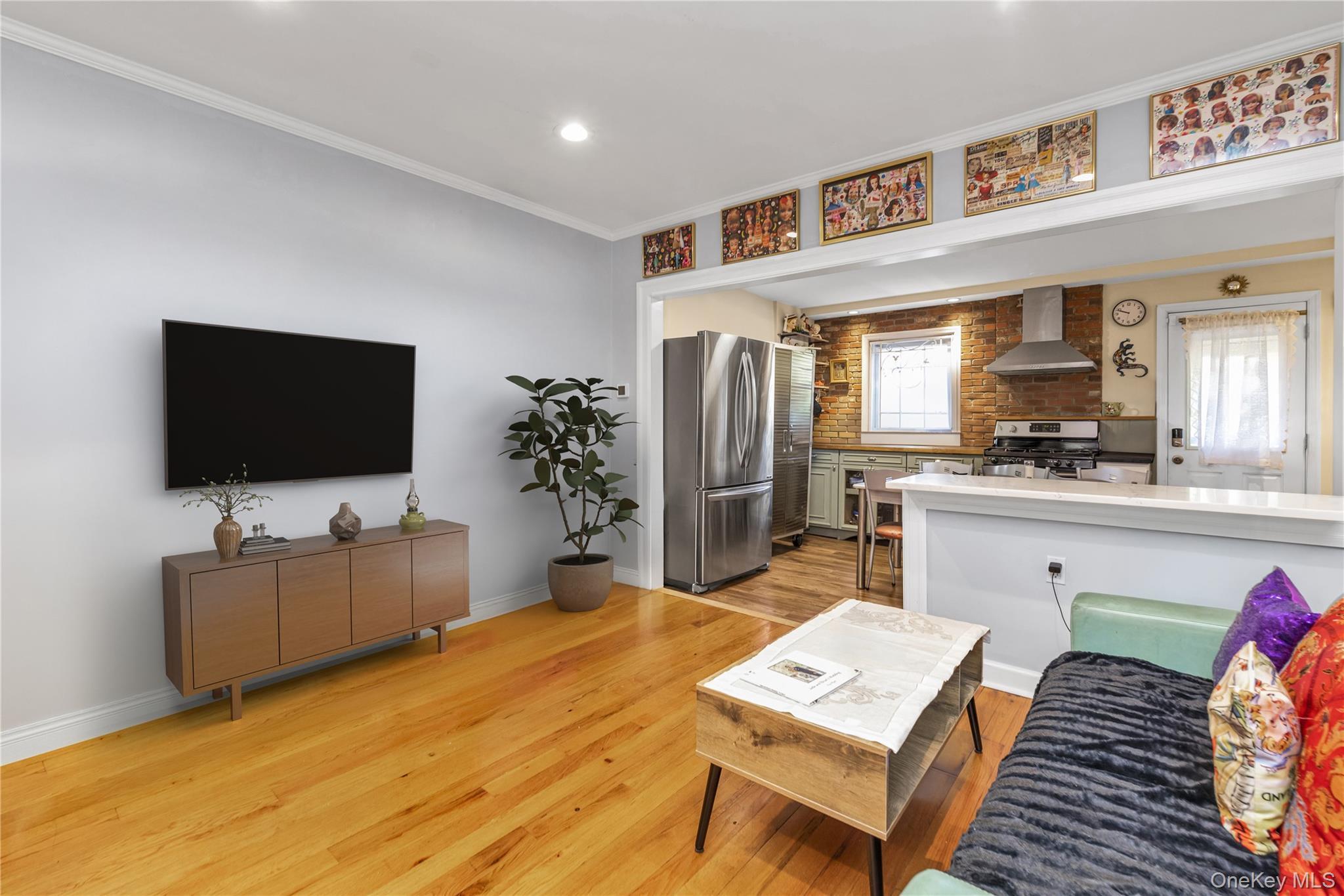 Single Family 160th Queens, NY 11357, MLS-986521-2