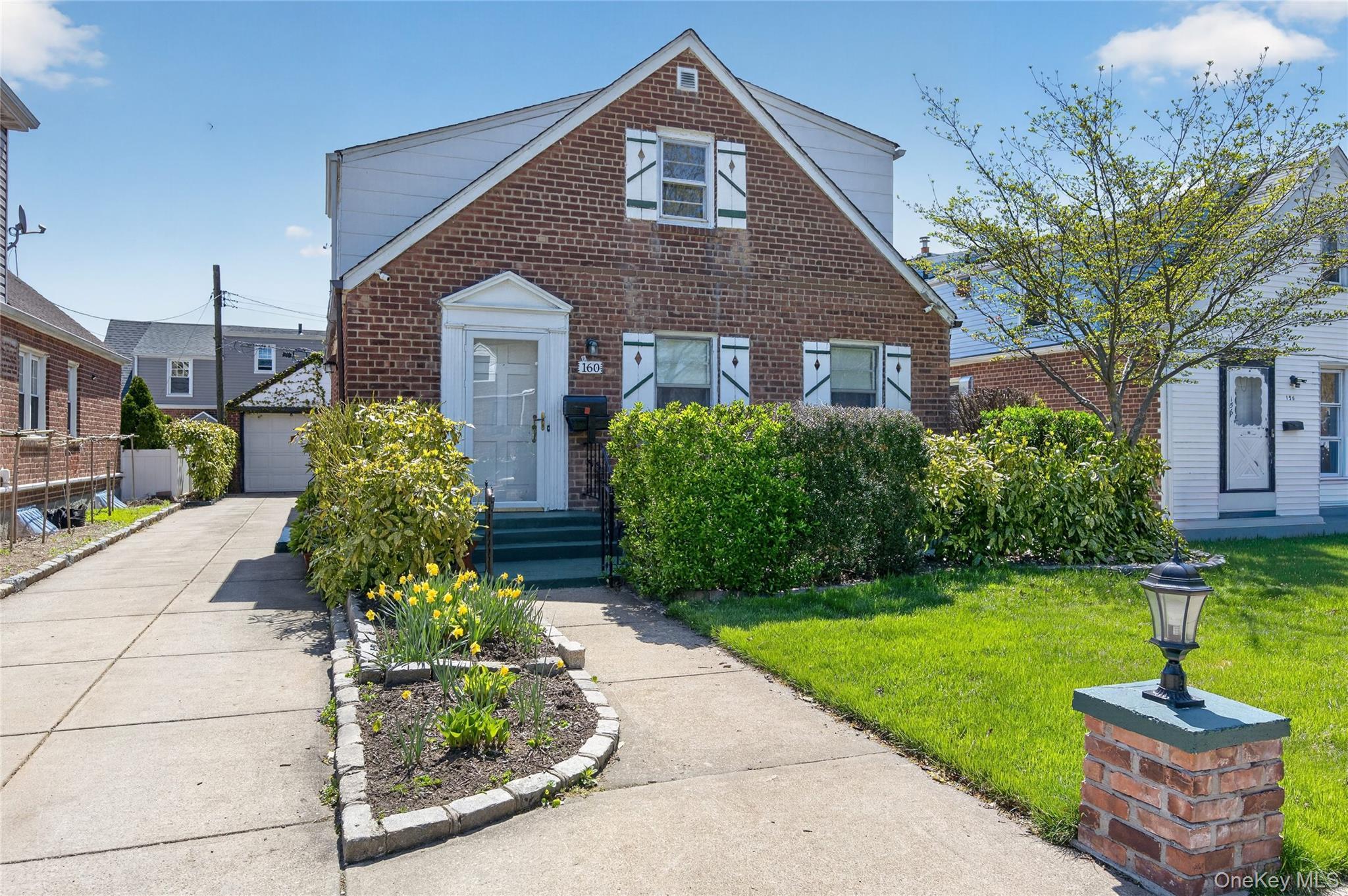 Single Family Albermarle  Nassau County, NY 11580, MLS-986550-2