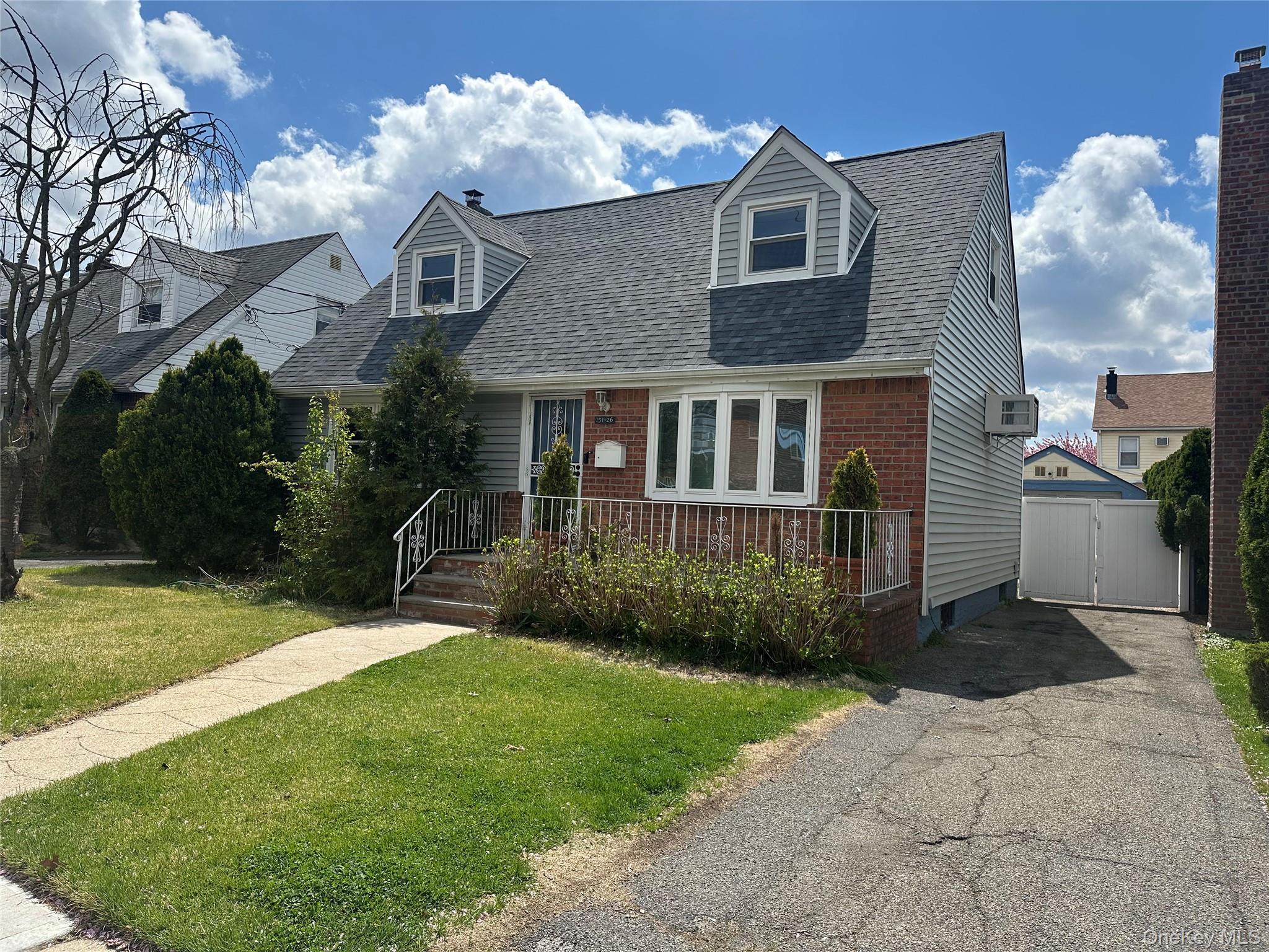 Single Family 20th Avenue  Queens, NY 11357, MLS-986554-2