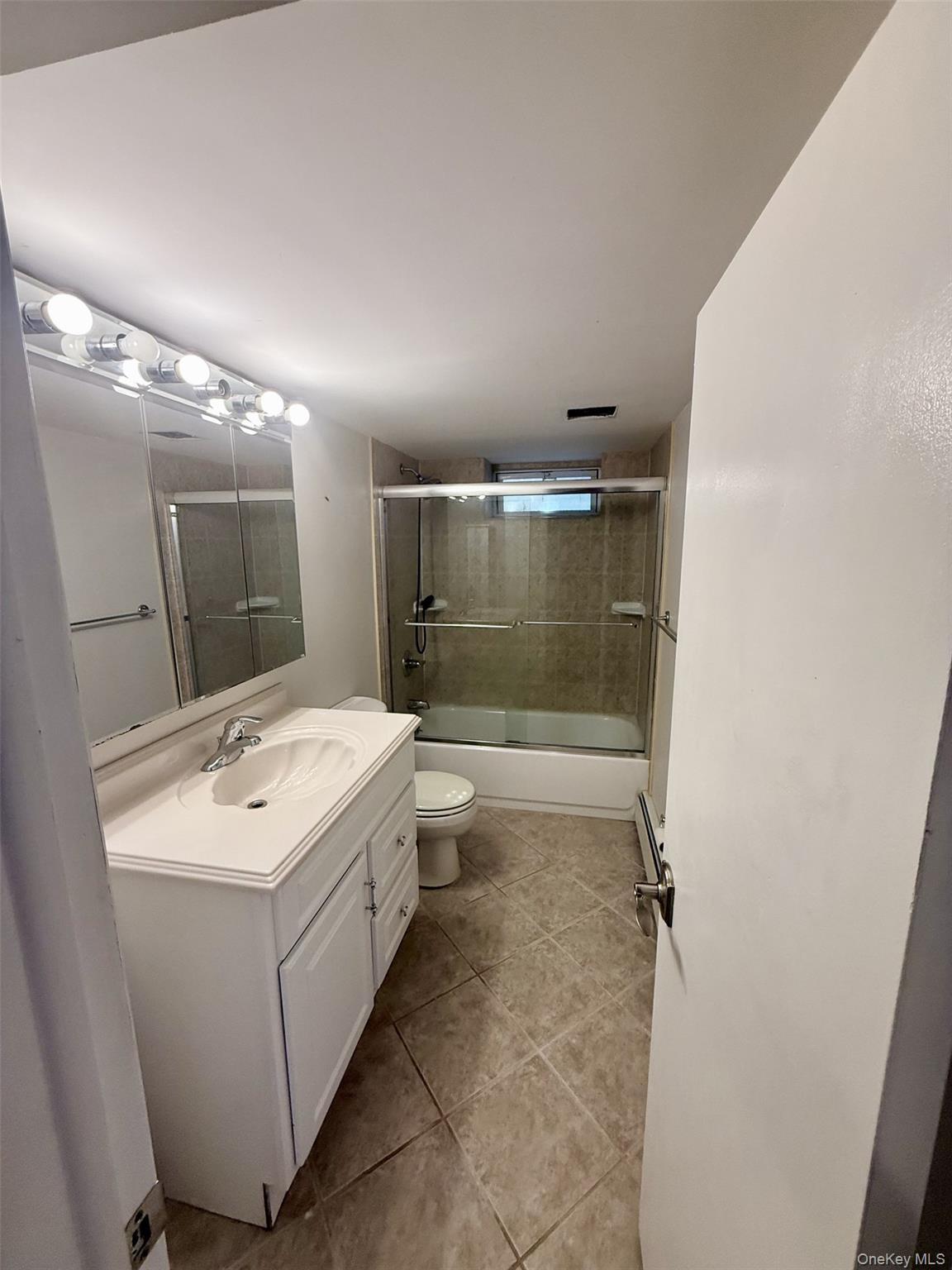 Single Family Starke  Nassau County, NY 11554, MLS-986597-15