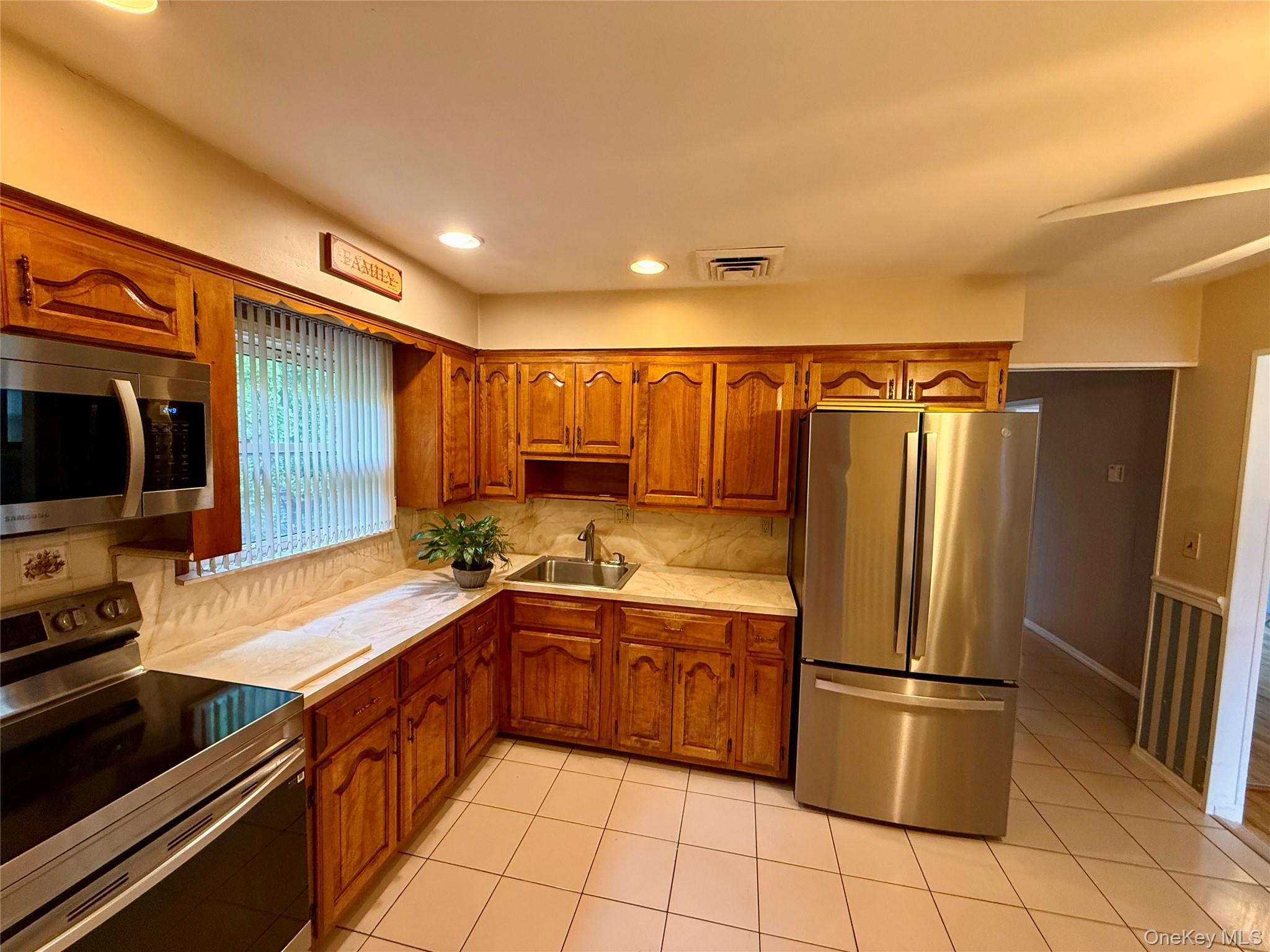 Single Family Starke  Nassau County, NY 11554, MLS-986597-7