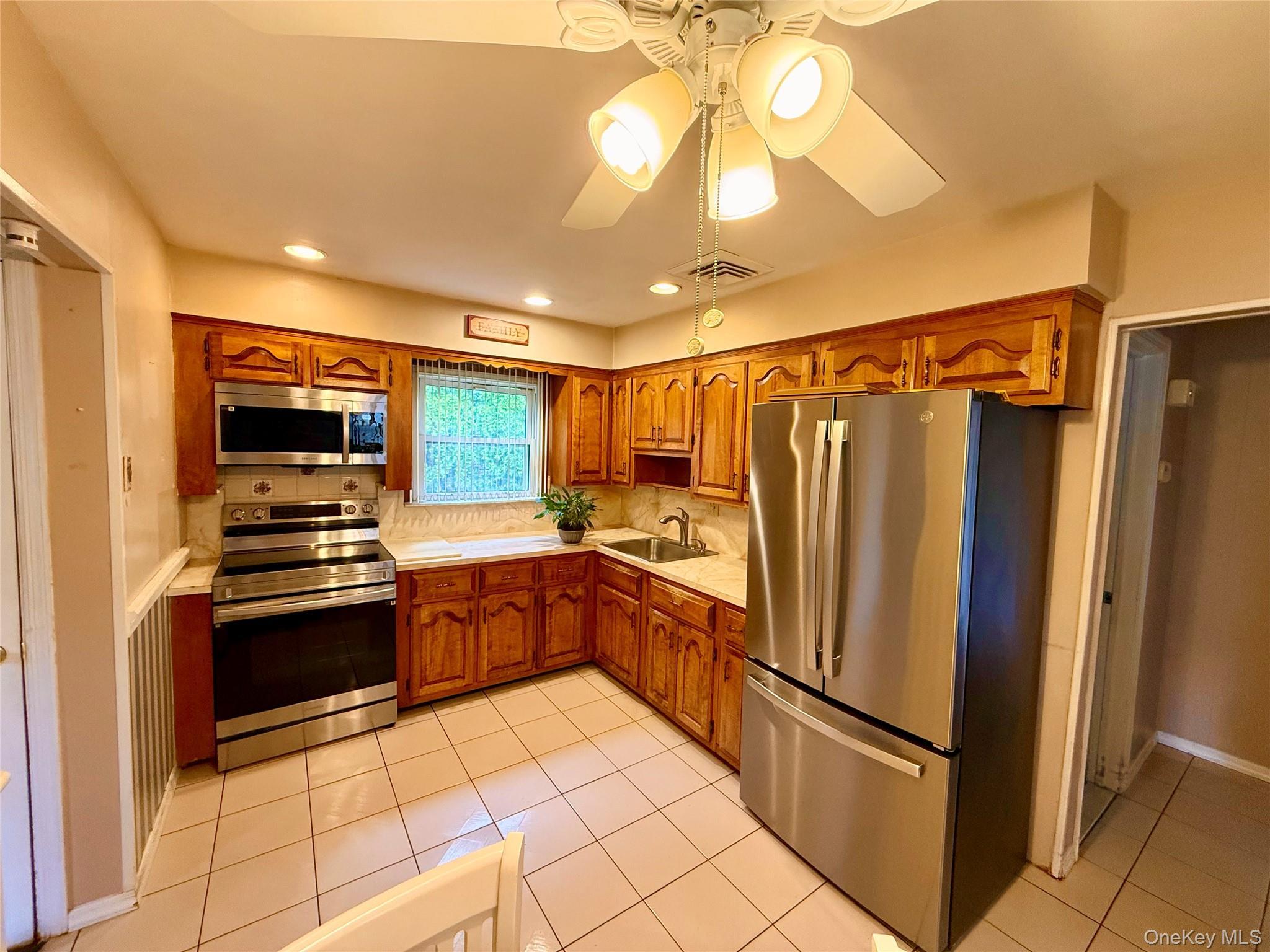 Single Family Starke  Nassau County, NY 11554, MLS-986597-8