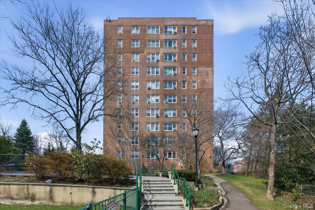 Coop Knolls  Bronx, NY 10463, MLS-986609-11