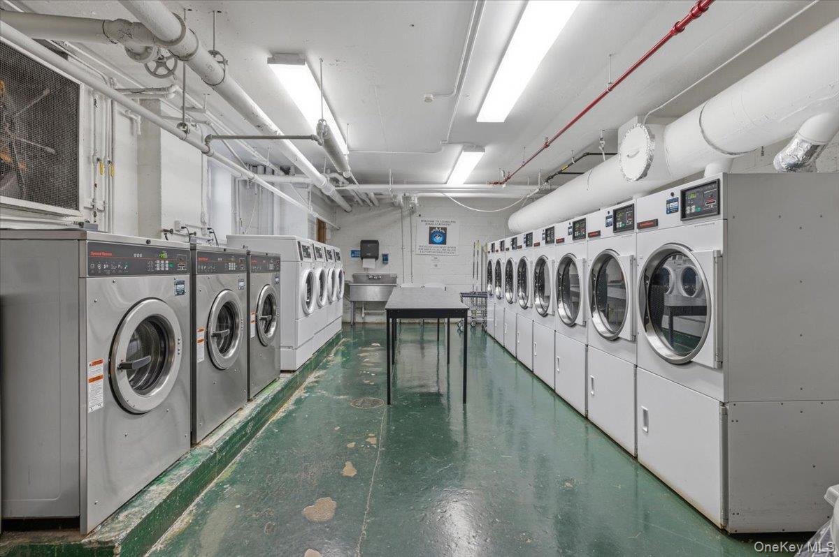 Coop Knolls  Bronx, NY 10463, MLS-986609-17