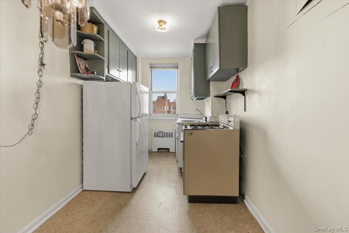 Coop Knolls  Bronx, NY 10463, MLS-986609-5