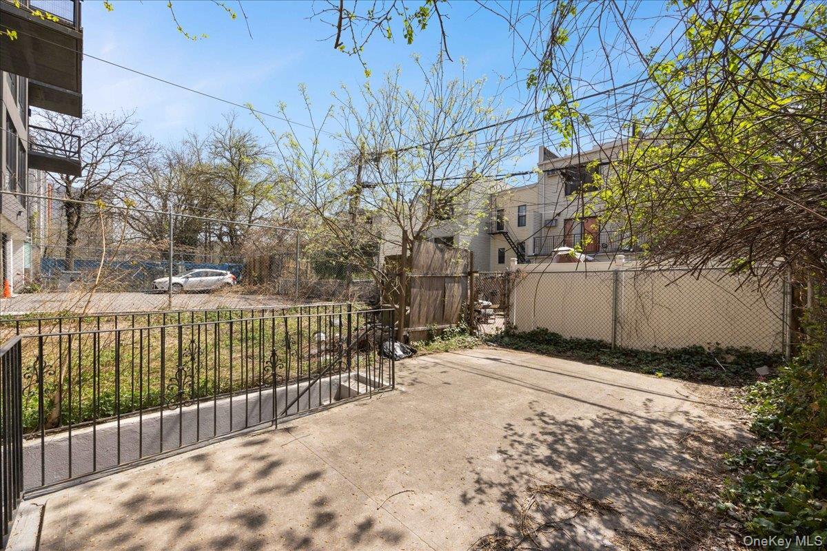 Single Family Atlantic  Brooklyn, NY 11233, MLS-986616-25