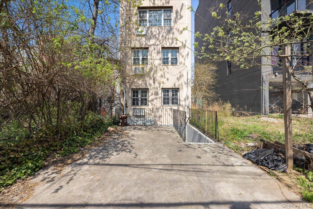 Single Family Atlantic  Brooklyn, NY 11233, MLS-986616-26