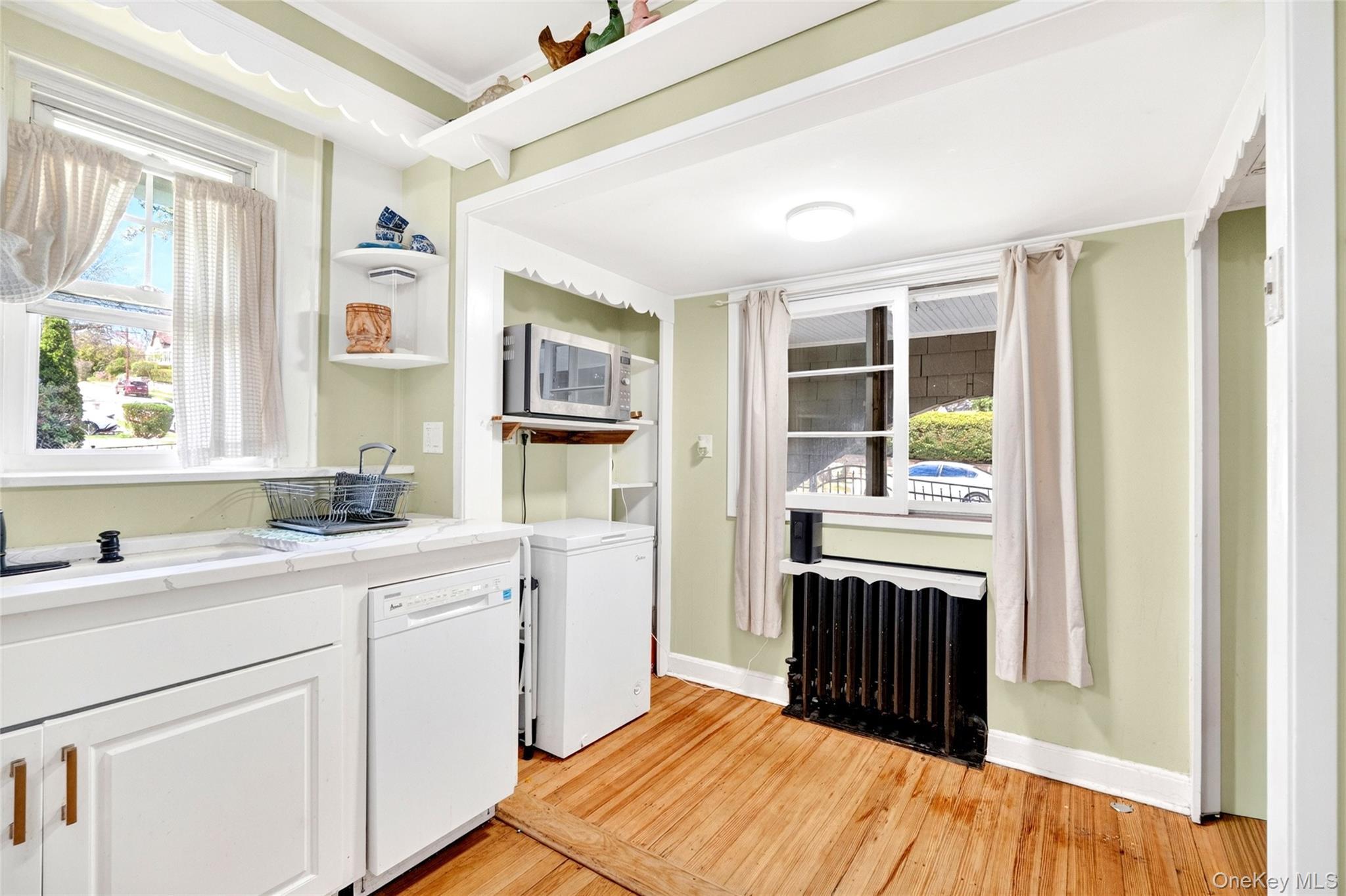 Single Family Hutchinson  Westchester County, NY 10552, MLS-986636-17