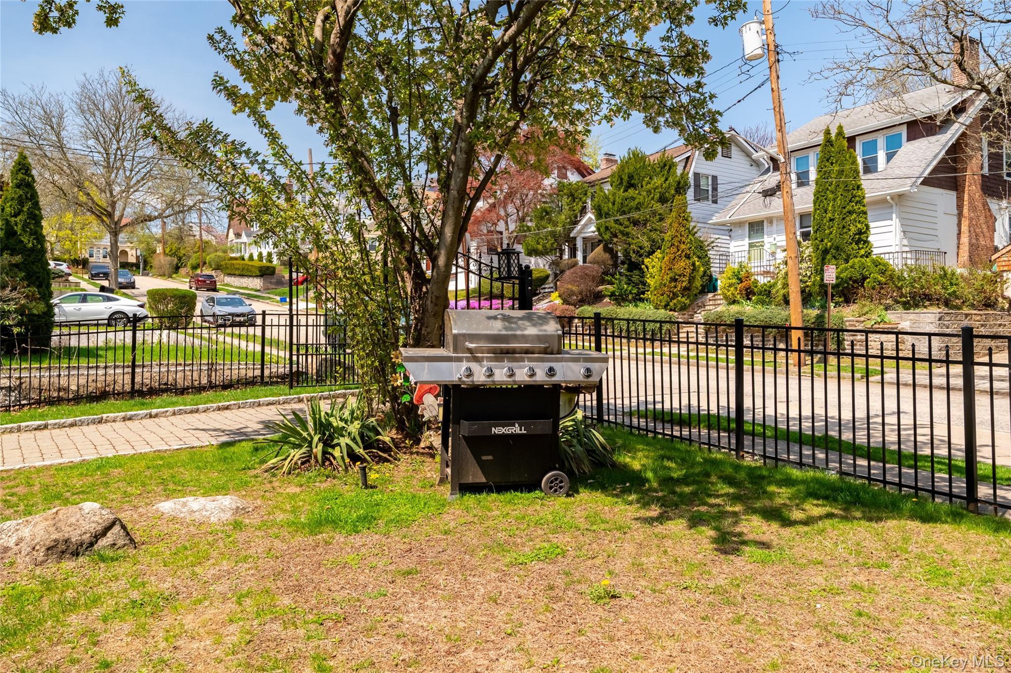 Single Family Hutchinson  Westchester County, NY 10552, MLS-986636-41