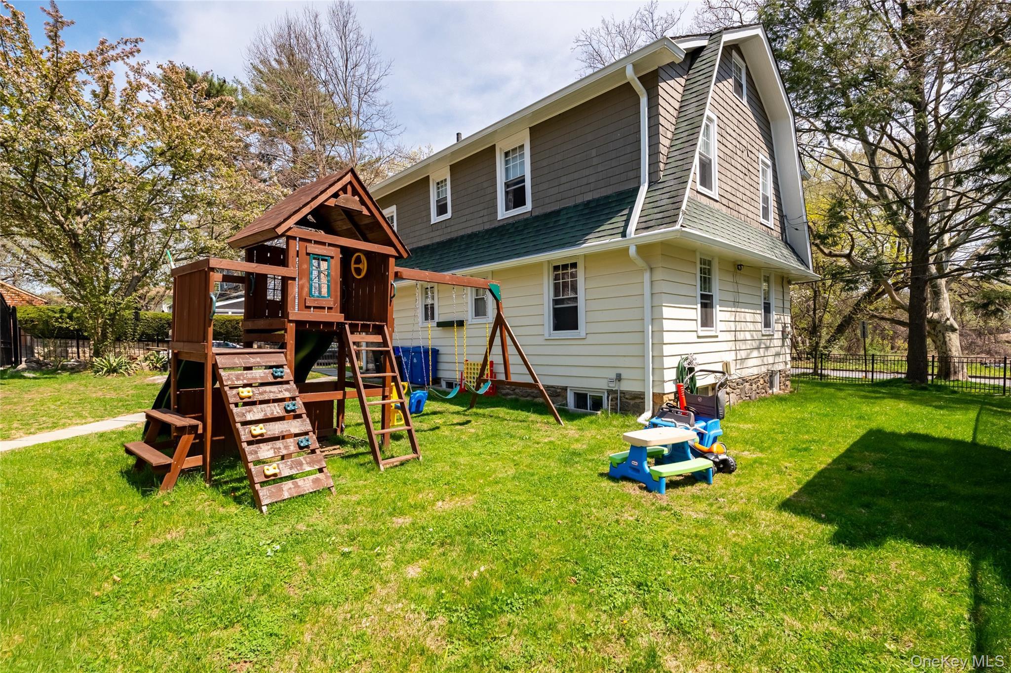 Single Family Hutchinson  Westchester County, NY 10552, MLS-986636-42