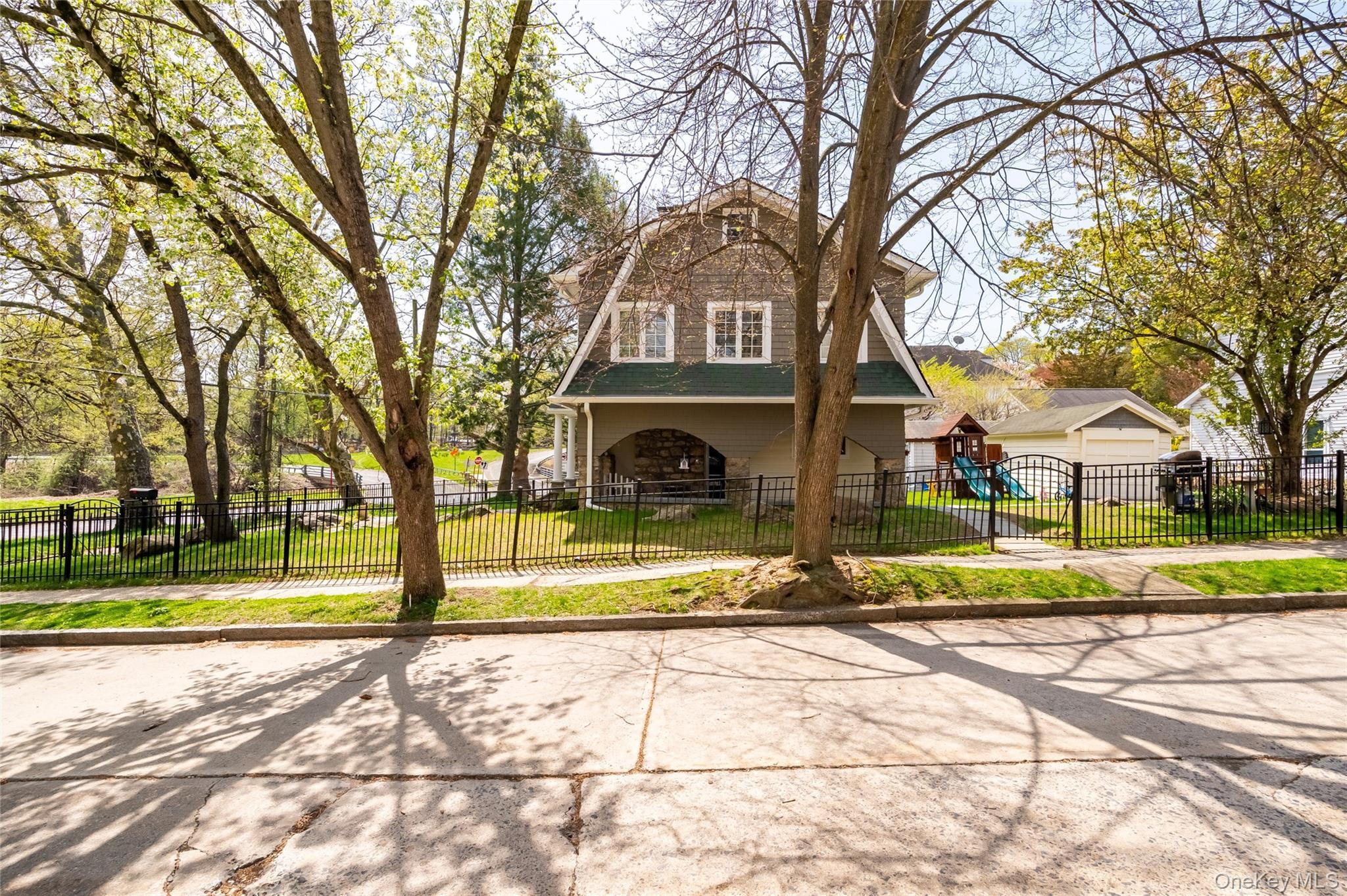 Single Family Hutchinson  Westchester County, NY 10552, MLS-986636-45