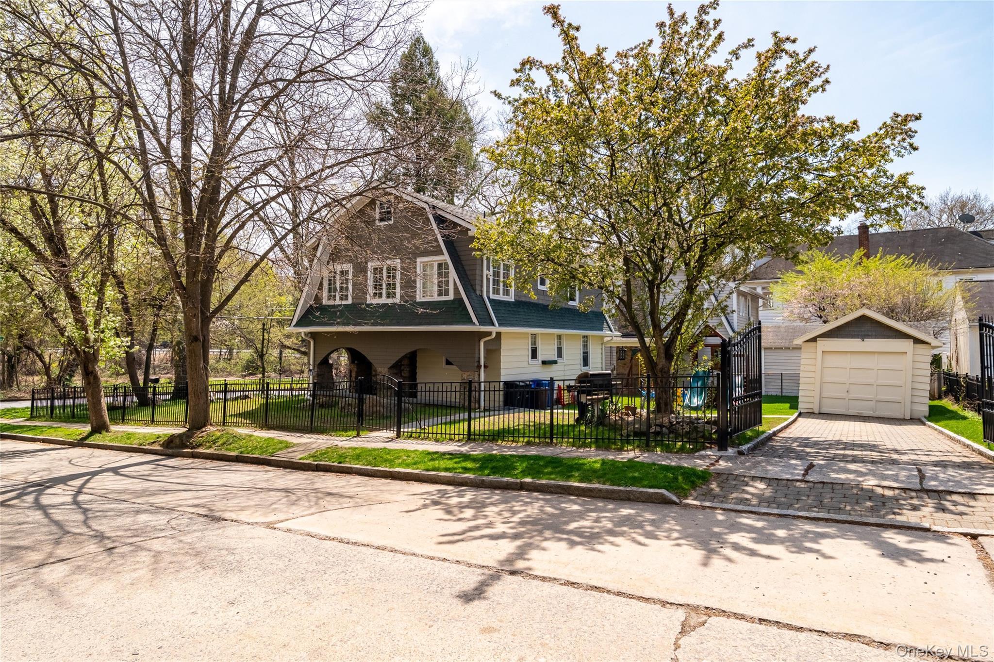 Single Family Hutchinson  Westchester County, NY 10552, MLS-986636-46