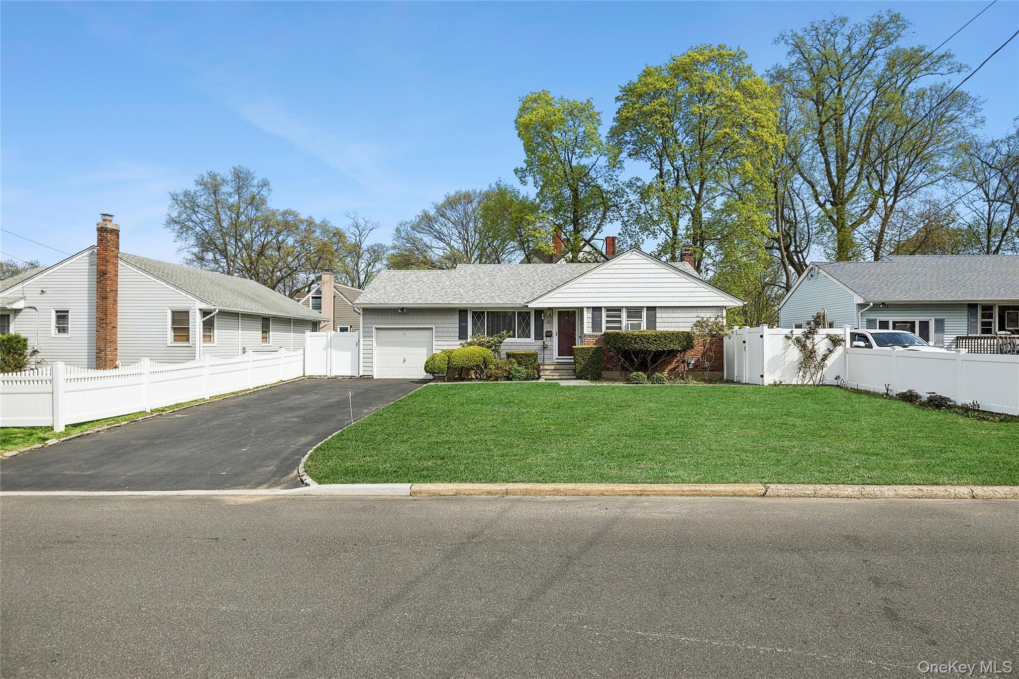 Single Family Lindbergh  Nassau County, NY 11542, MLS-986642-17