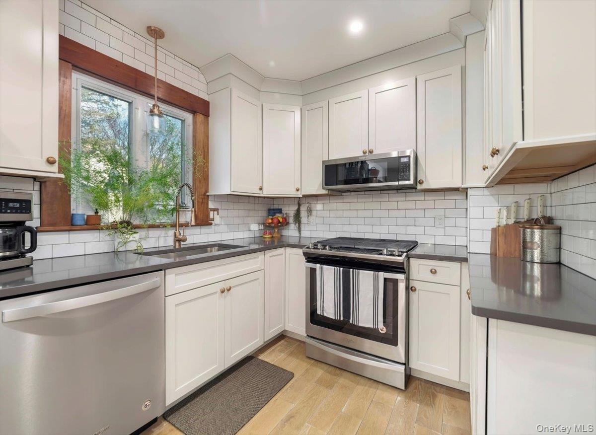 Single Family Hillside  Rockland County, NY 10901, MLS-986683-3