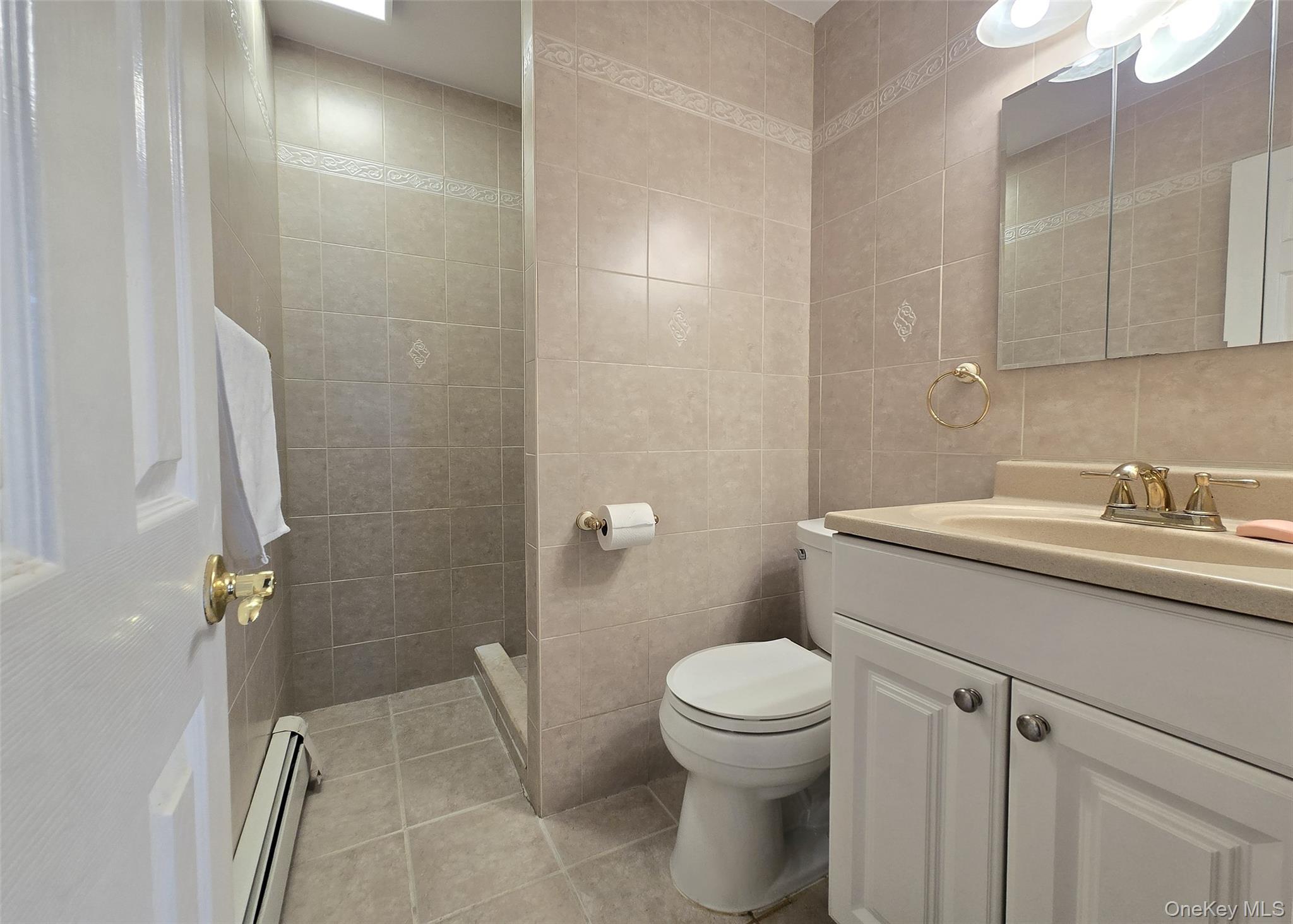 Single Family 3rd  Suffolk County, NY 11779, MLS-986692-13