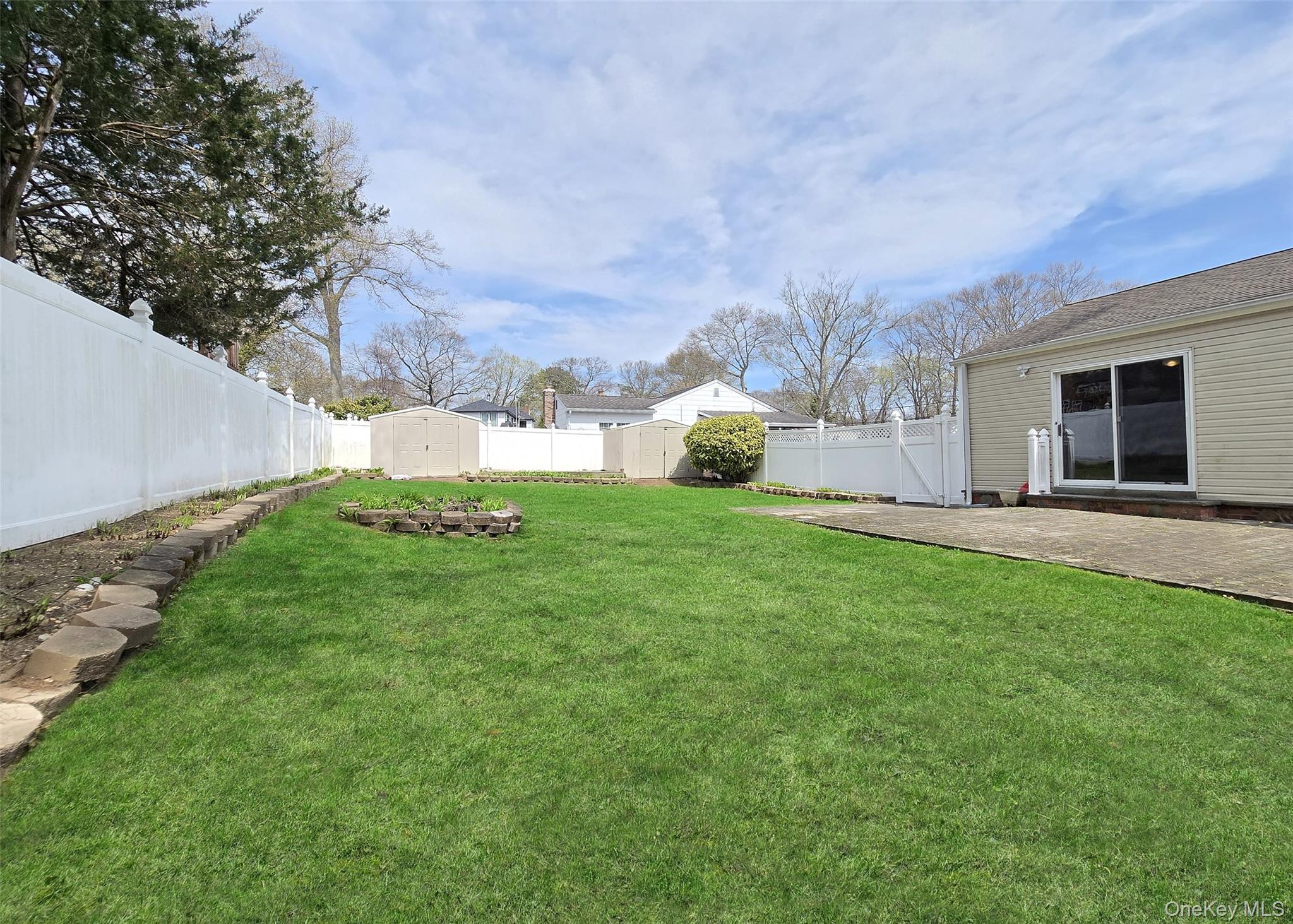 Single Family 3rd  Suffolk County, NY 11779, MLS-986692-17