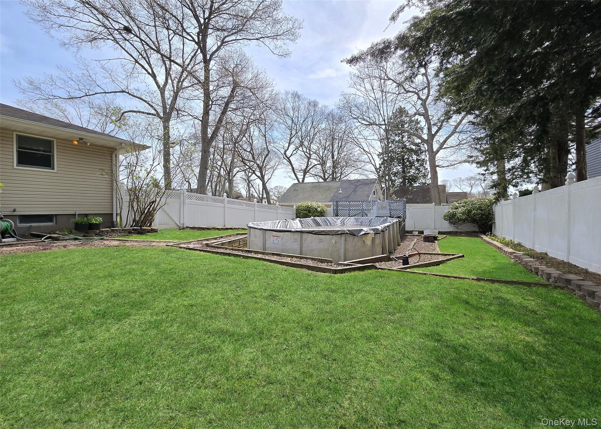 Single Family 3rd  Suffolk County, NY 11779, MLS-986692-19