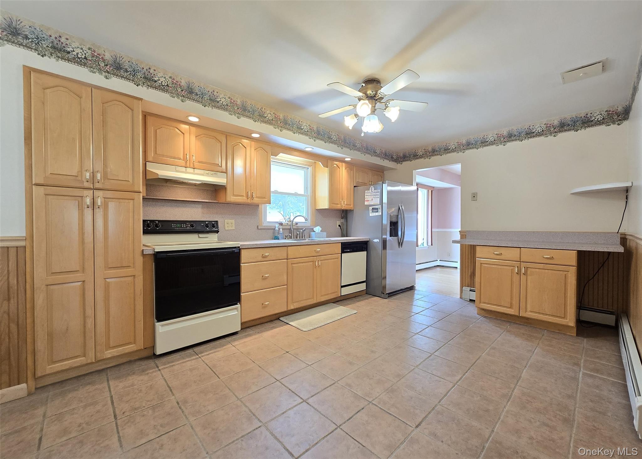 Single Family 3rd  Suffolk County, NY 11779, MLS-986692-3