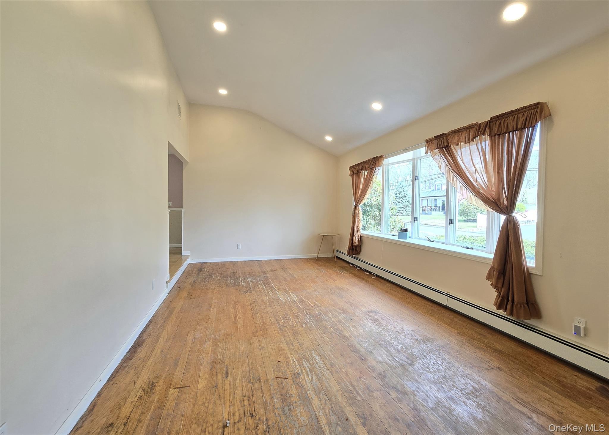 Single Family 3rd  Suffolk County, NY 11779, MLS-986692-4