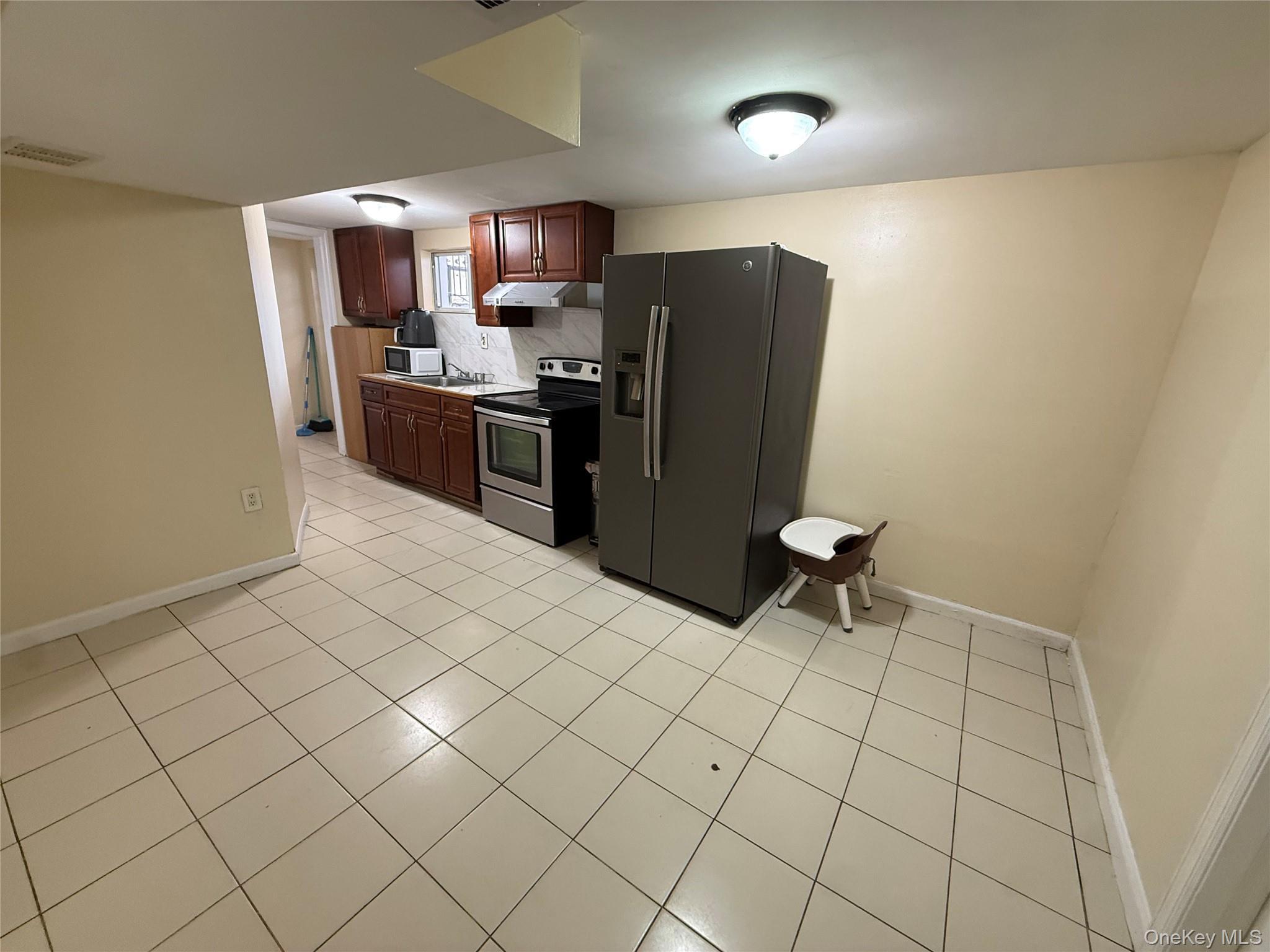 Single Family Chapel Hill  Suffolk County, NY 11717, MLS-986705-16