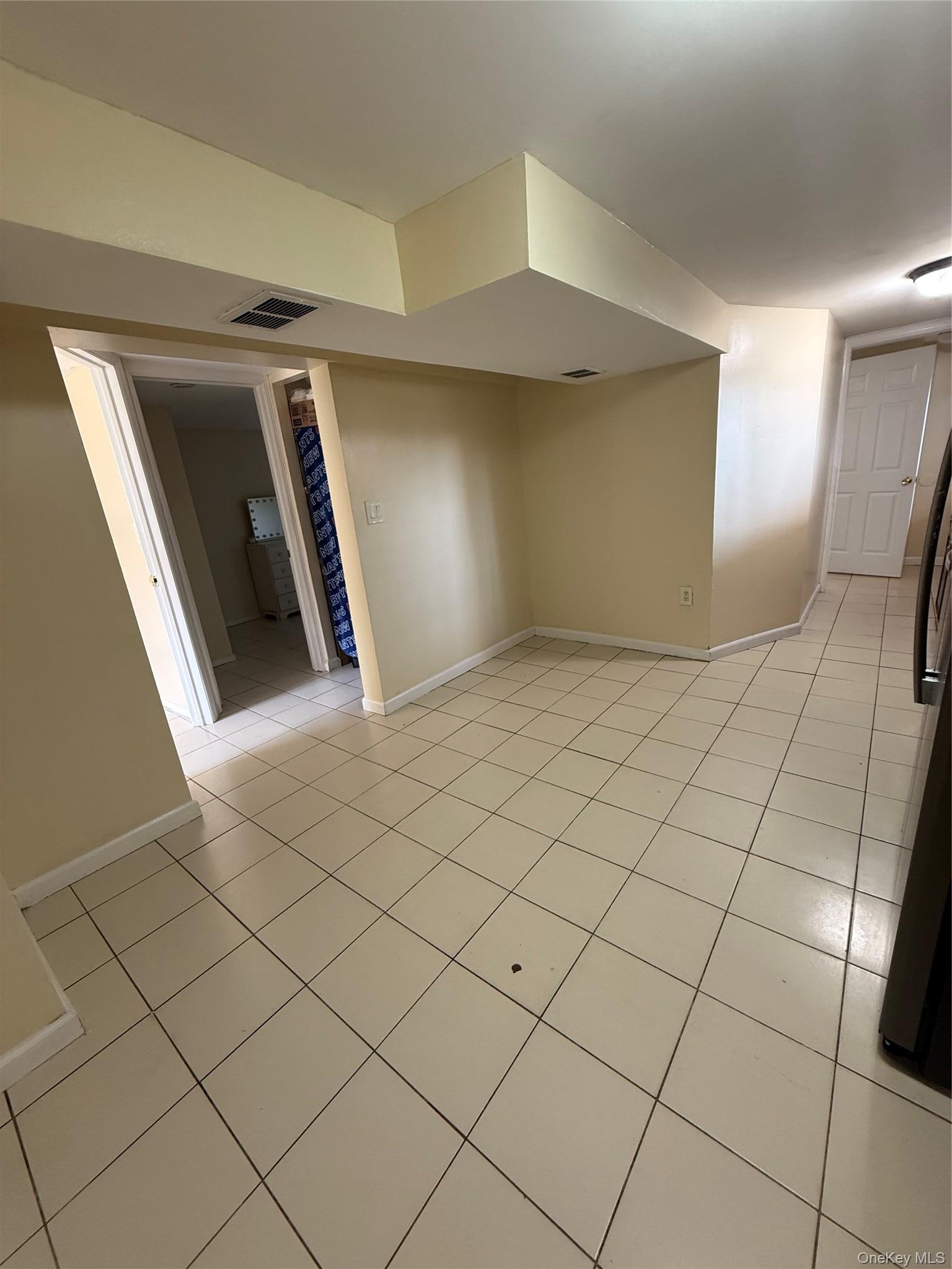 Single Family Chapel Hill  Suffolk County, NY 11717, MLS-986705-17