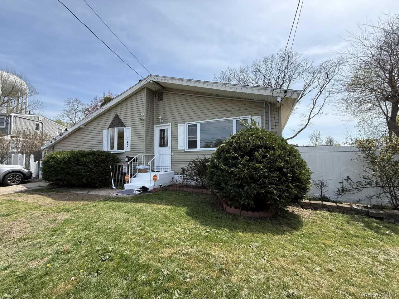 Single Family Chapel Hill  Suffolk County, NY 11717, MLS-986705-2