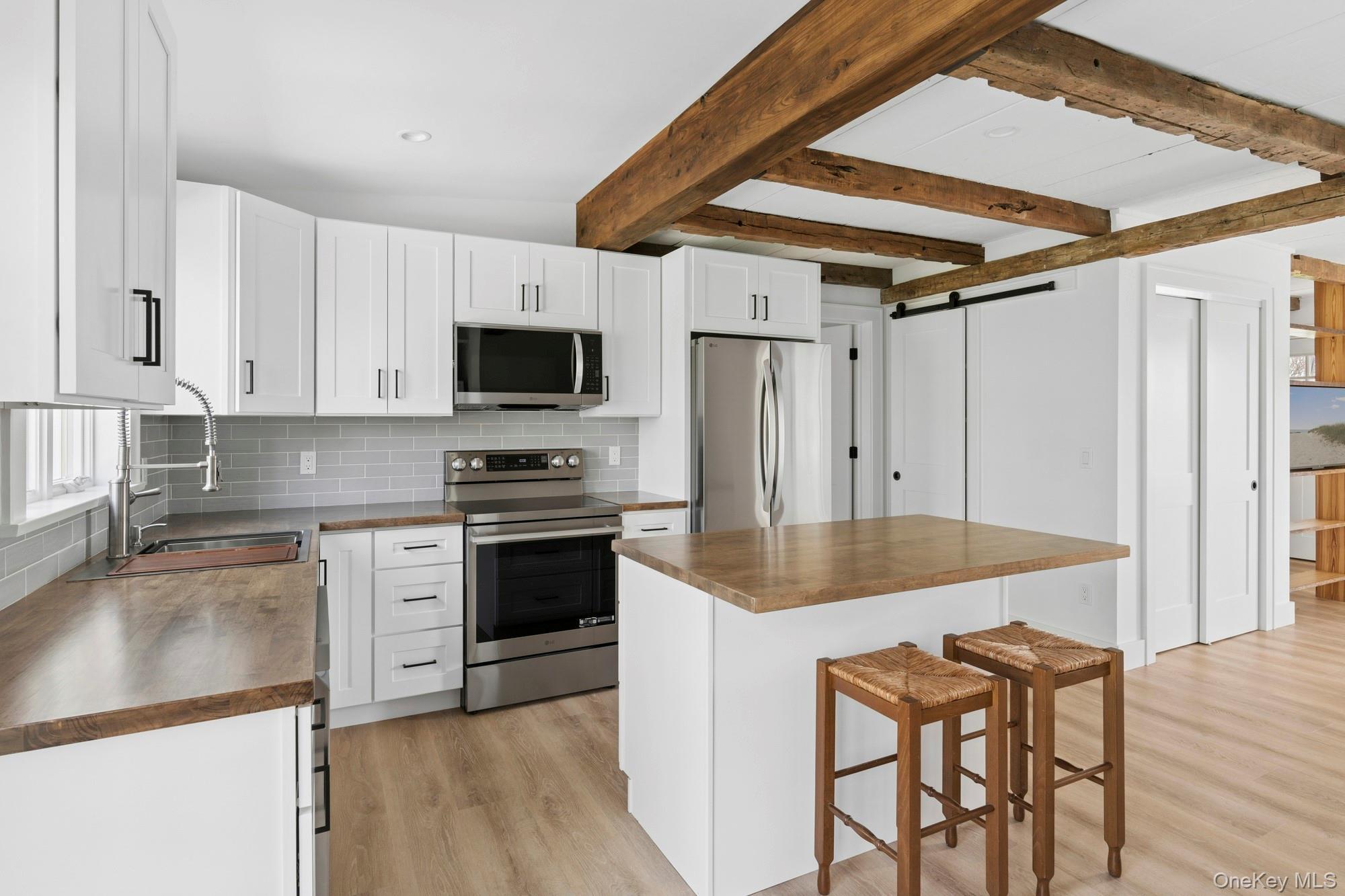 Single Family Main  Suffolk County, NY 11948, MLS-986729-8