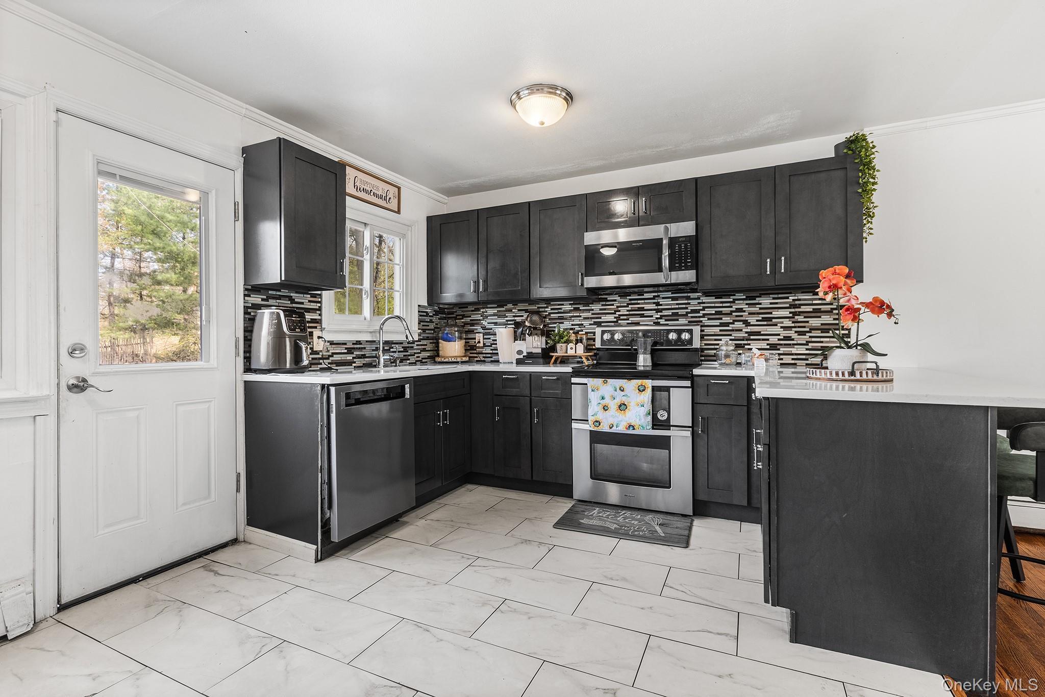 Single Family Carol  Westchester County, NY 10520, MLS-986765-7