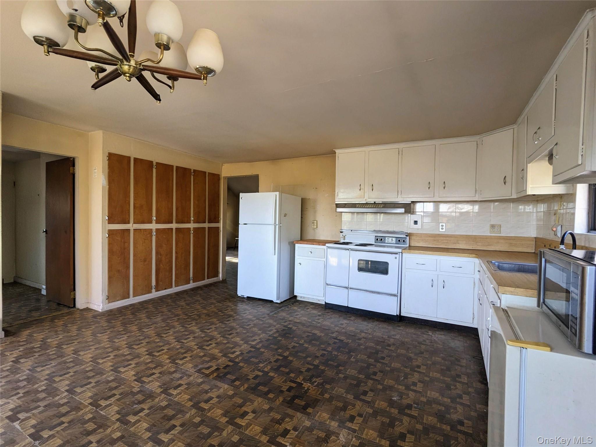 Single Family Tusten Sullivan County, NY 12778, MLS-986835-10