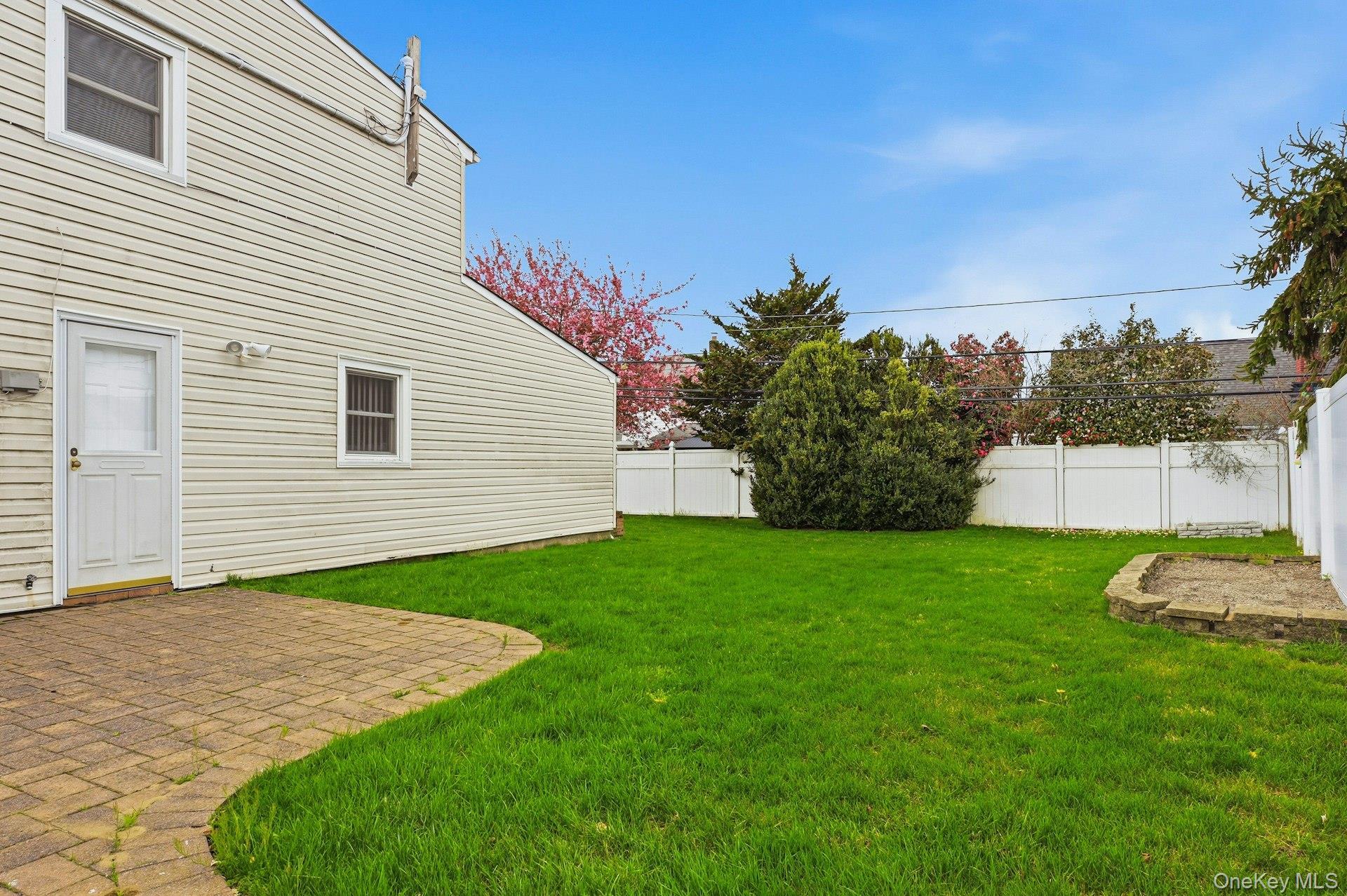 Single Family Saddle  Nassau County, NY 11756, MLS-986837-3