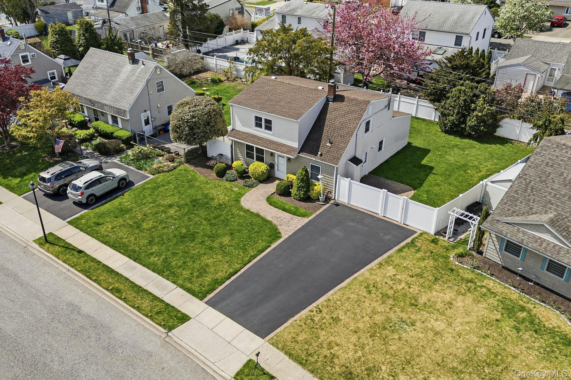 Single Family Saddle  Nassau County, NY 11756, MLS-986837-30