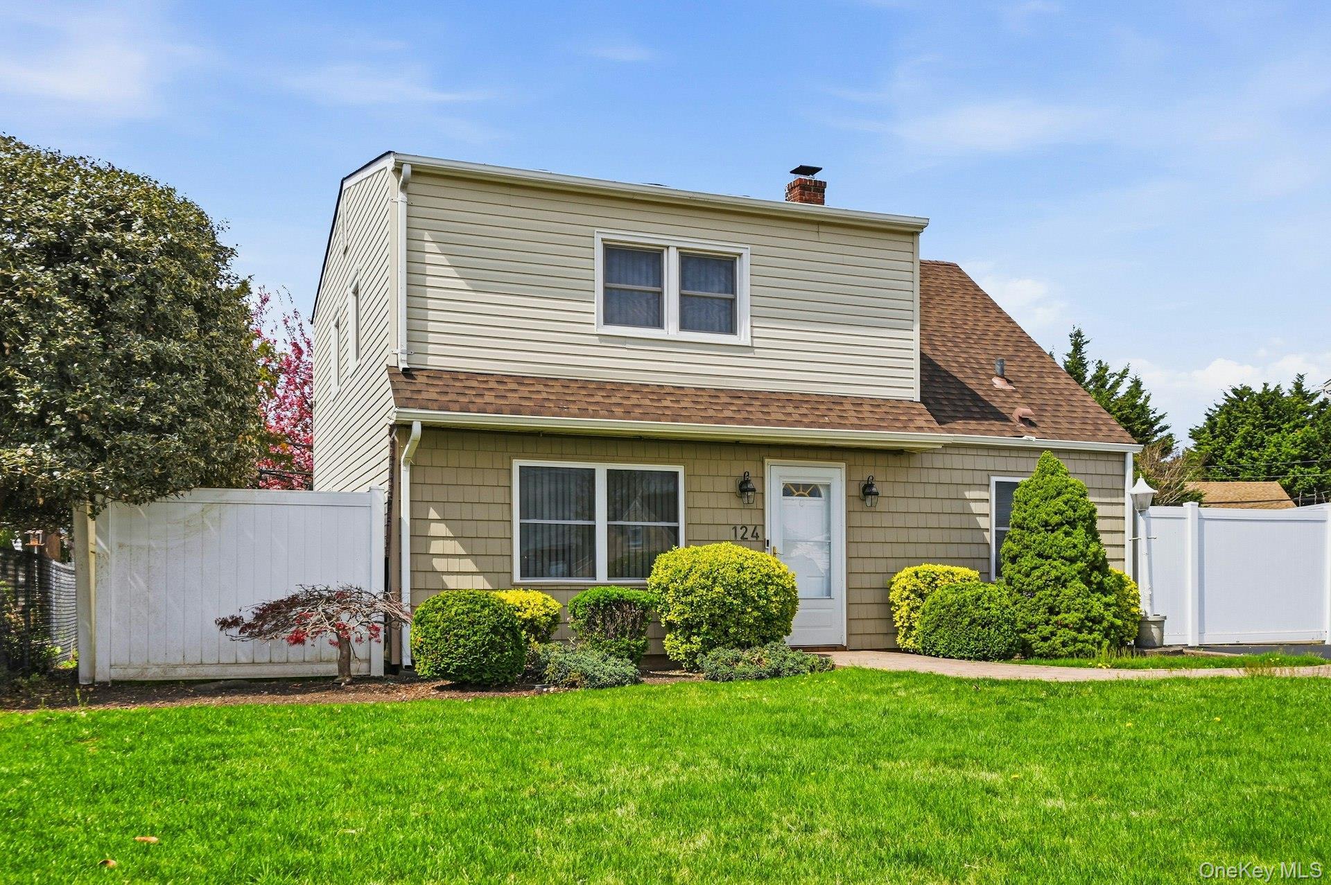 Single Family Saddle  Nassau County, NY 11756, MLS-986837-6