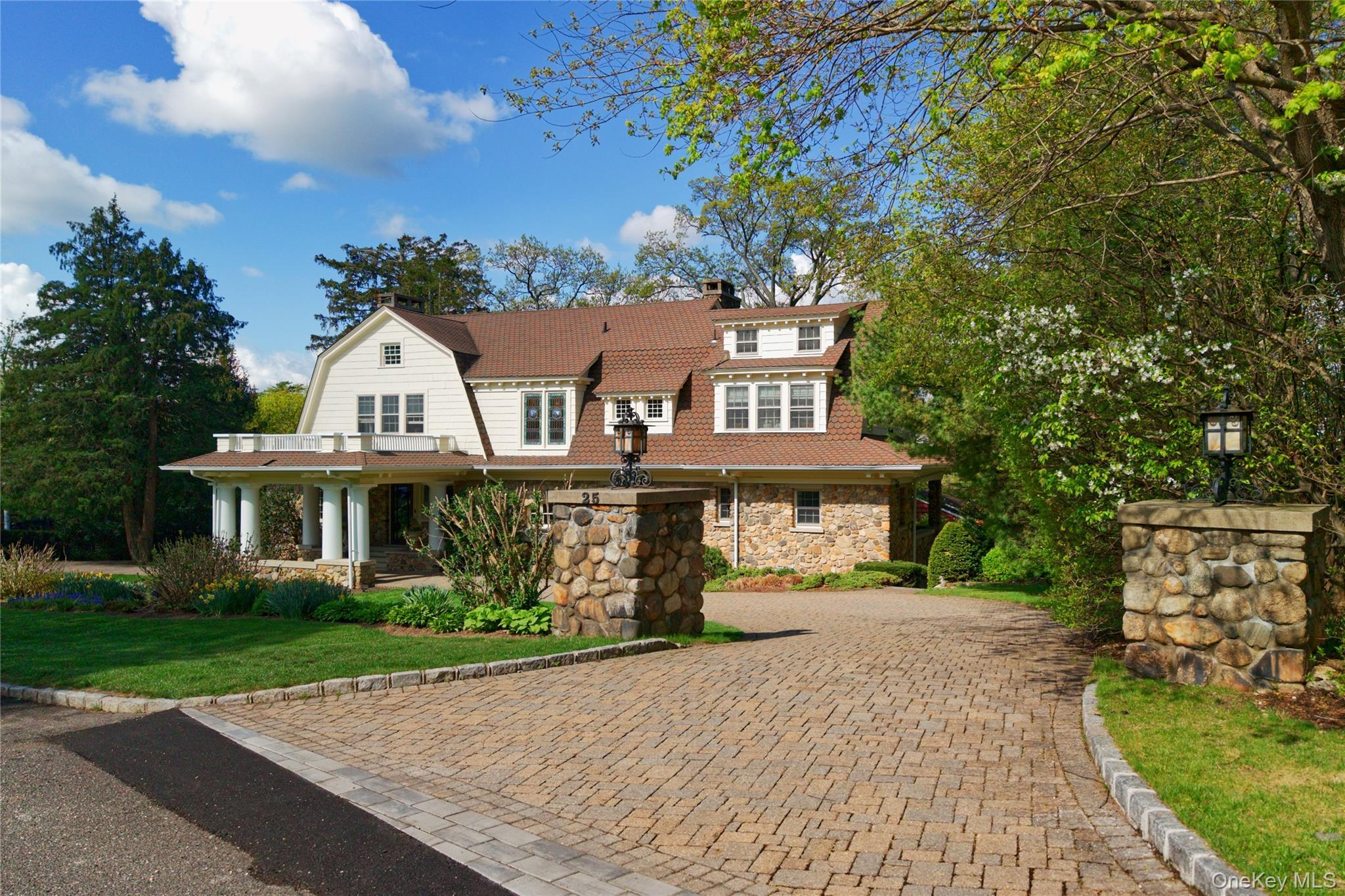 Single Family West Drive  Nassau County, NY 11030, MLS-986838-46