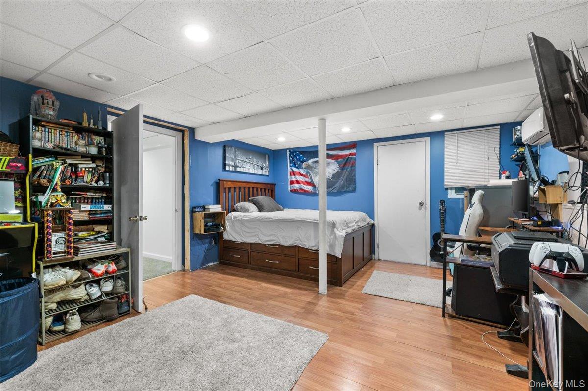 Single Family Catskill  Suffolk County, NY 11757, MLS-986866-11