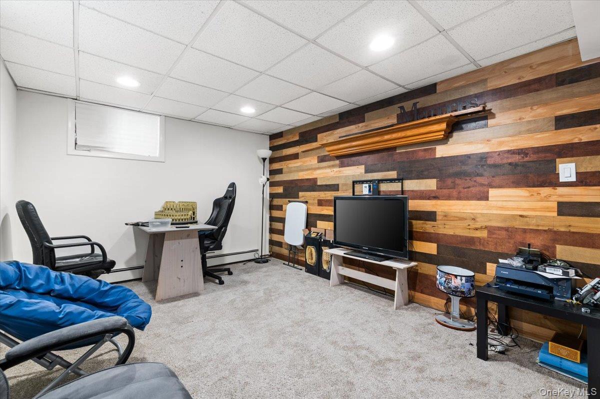 Single Family Catskill  Suffolk County, NY 11757, MLS-986866-17