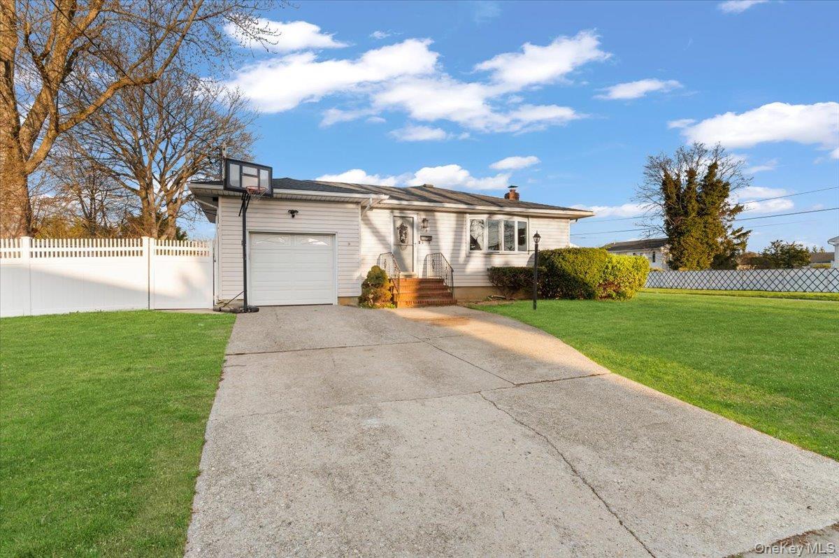 Single Family Catskill  Suffolk County, NY 11757, MLS-986866-2