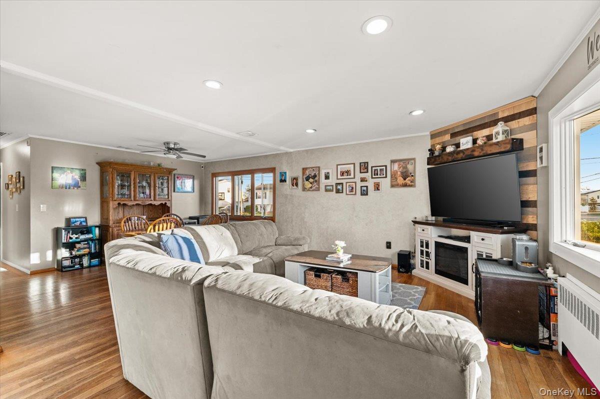 Single Family Catskill  Suffolk County, NY 11757, MLS-986866-24